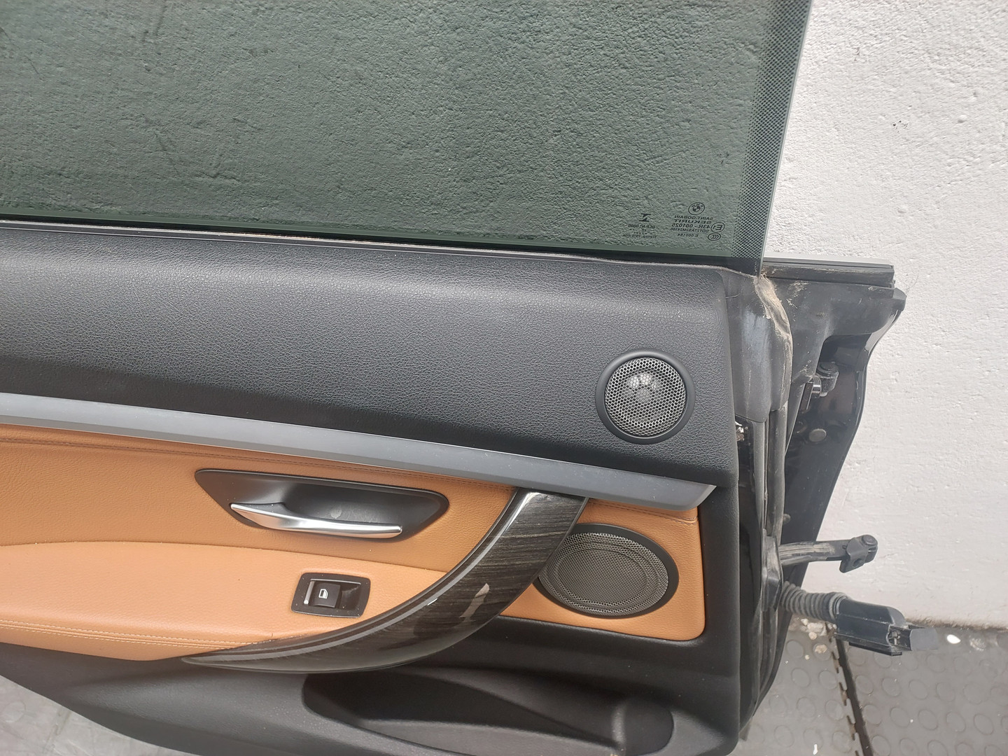 Дверь задняя левая