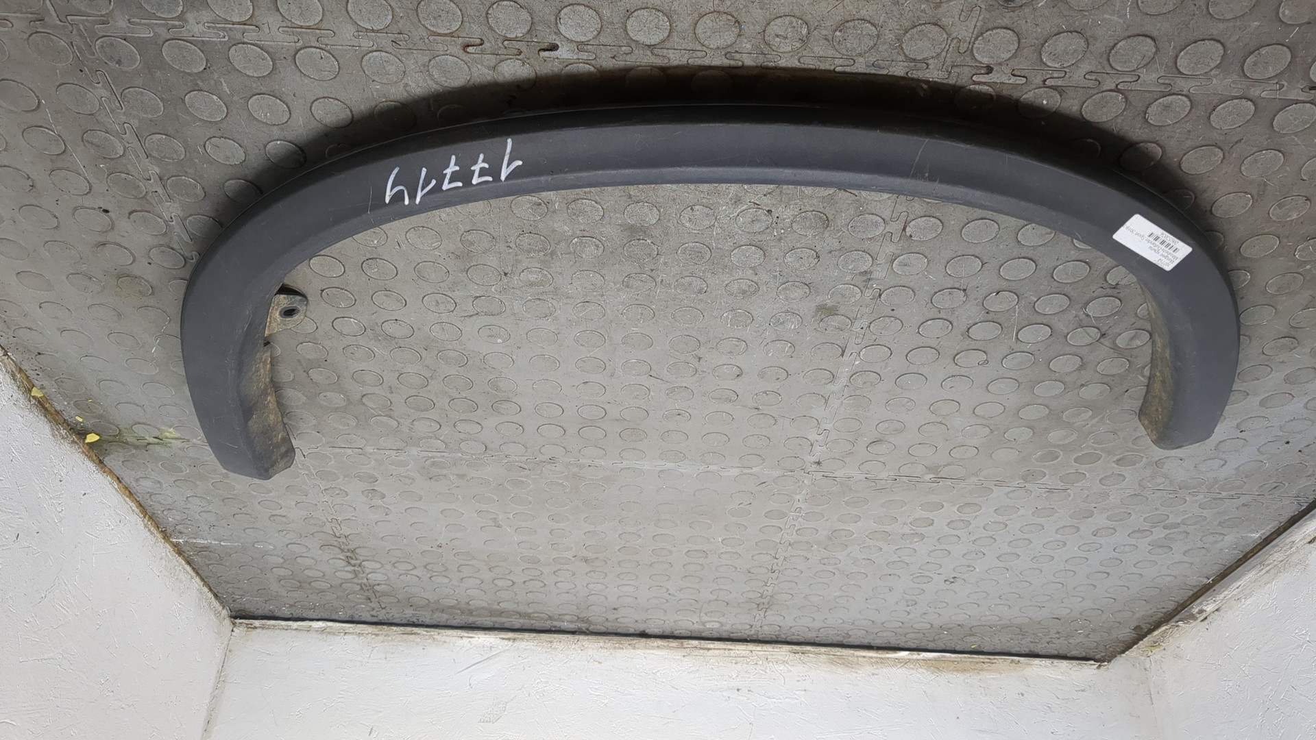 Накладка заднего крыла левого