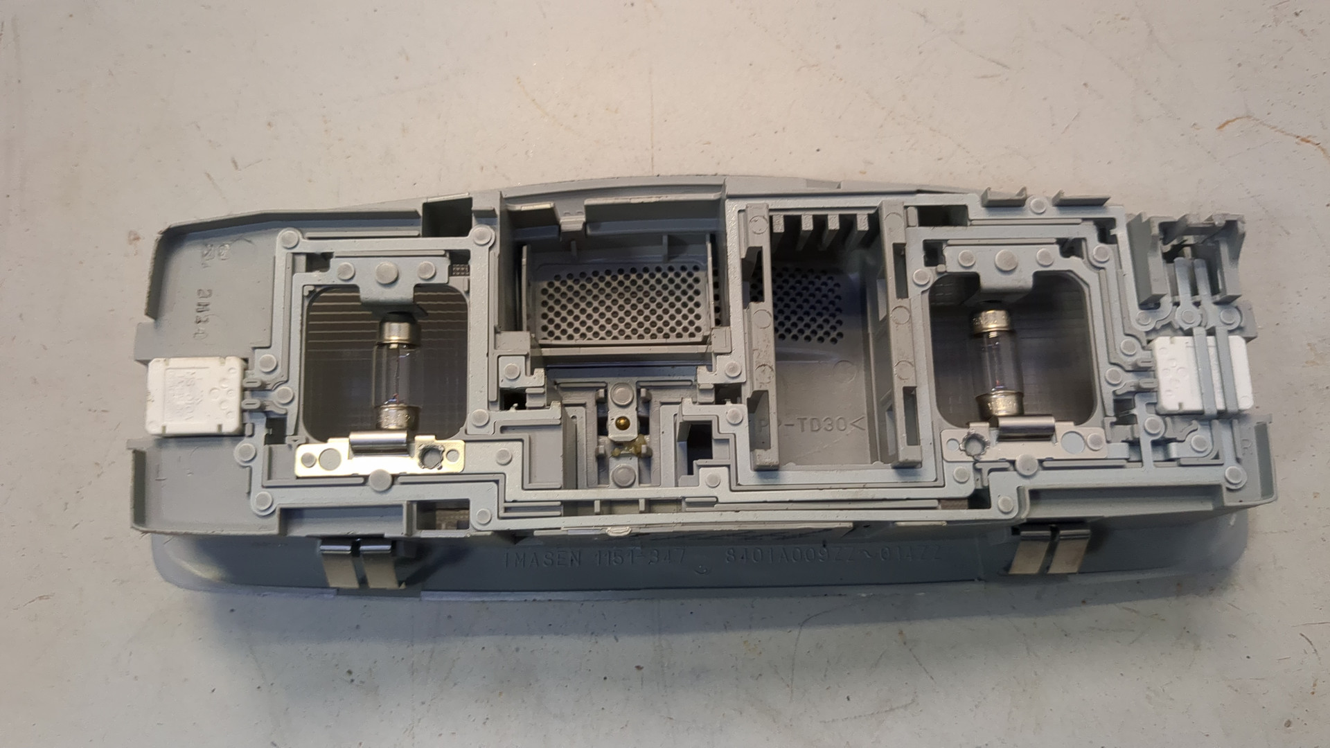 Плафон салонный