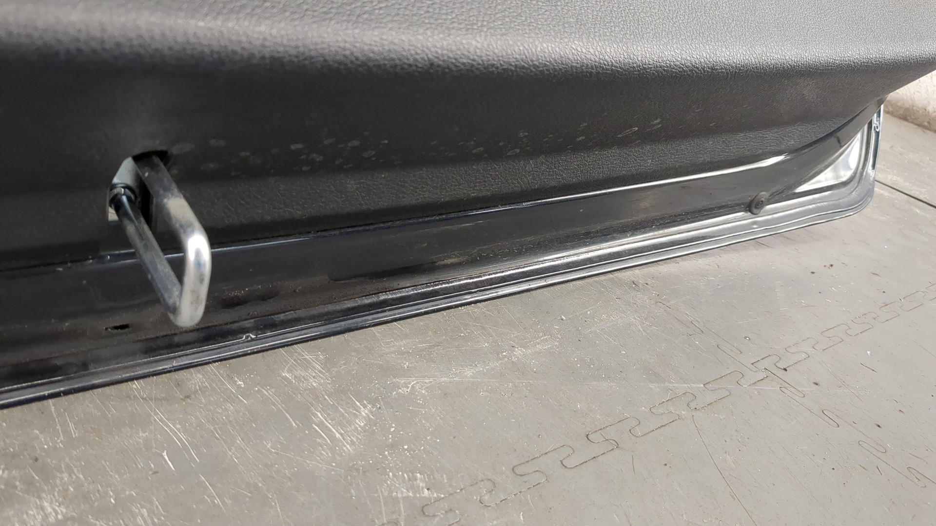 Дверь багажника