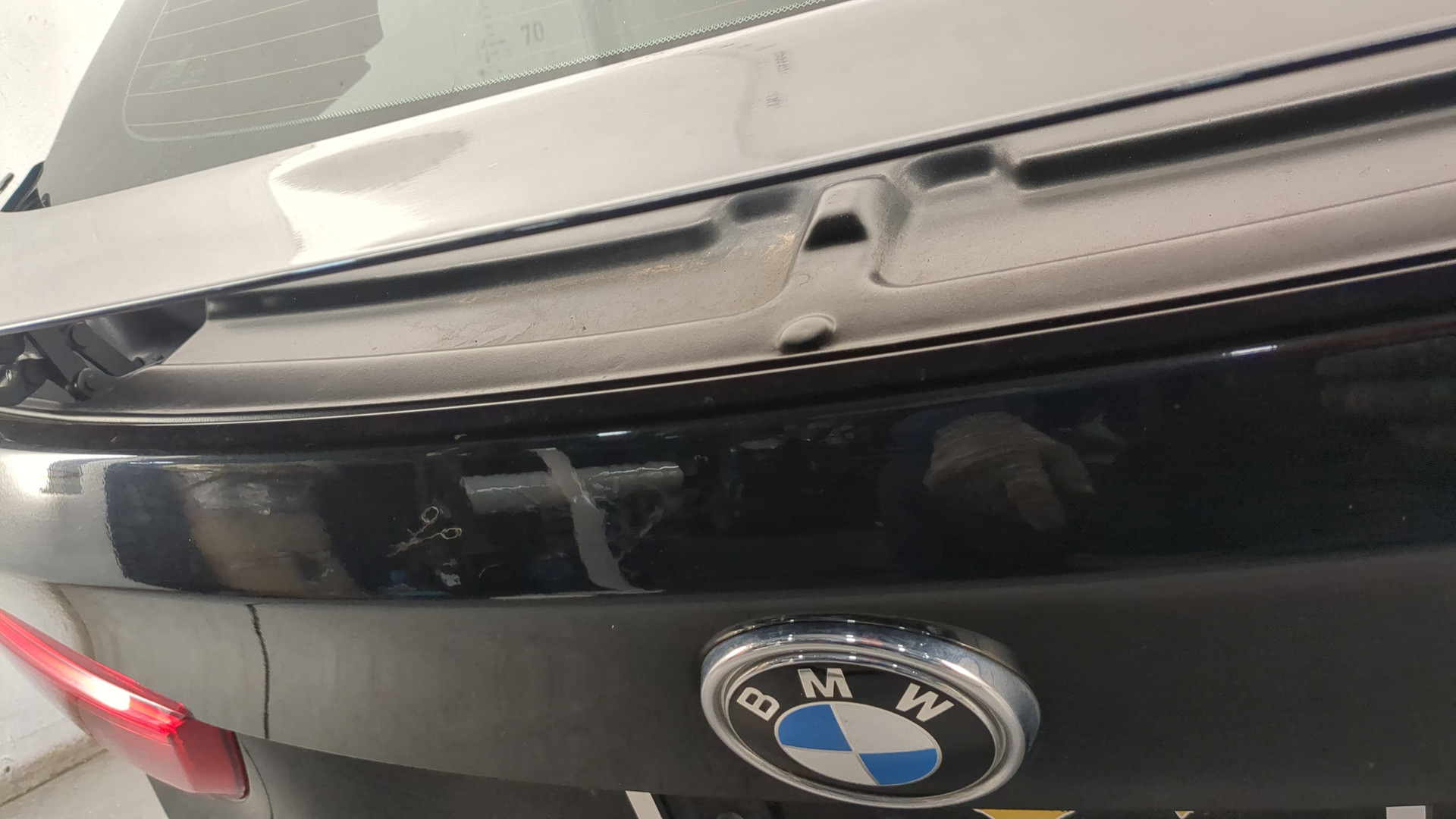 Дверь багажника