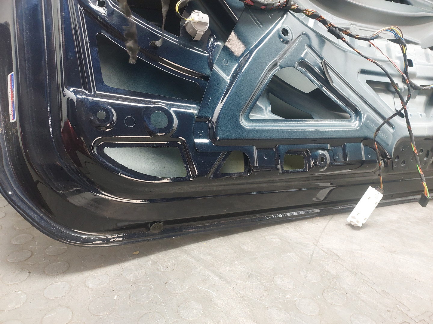 Дверь багажника