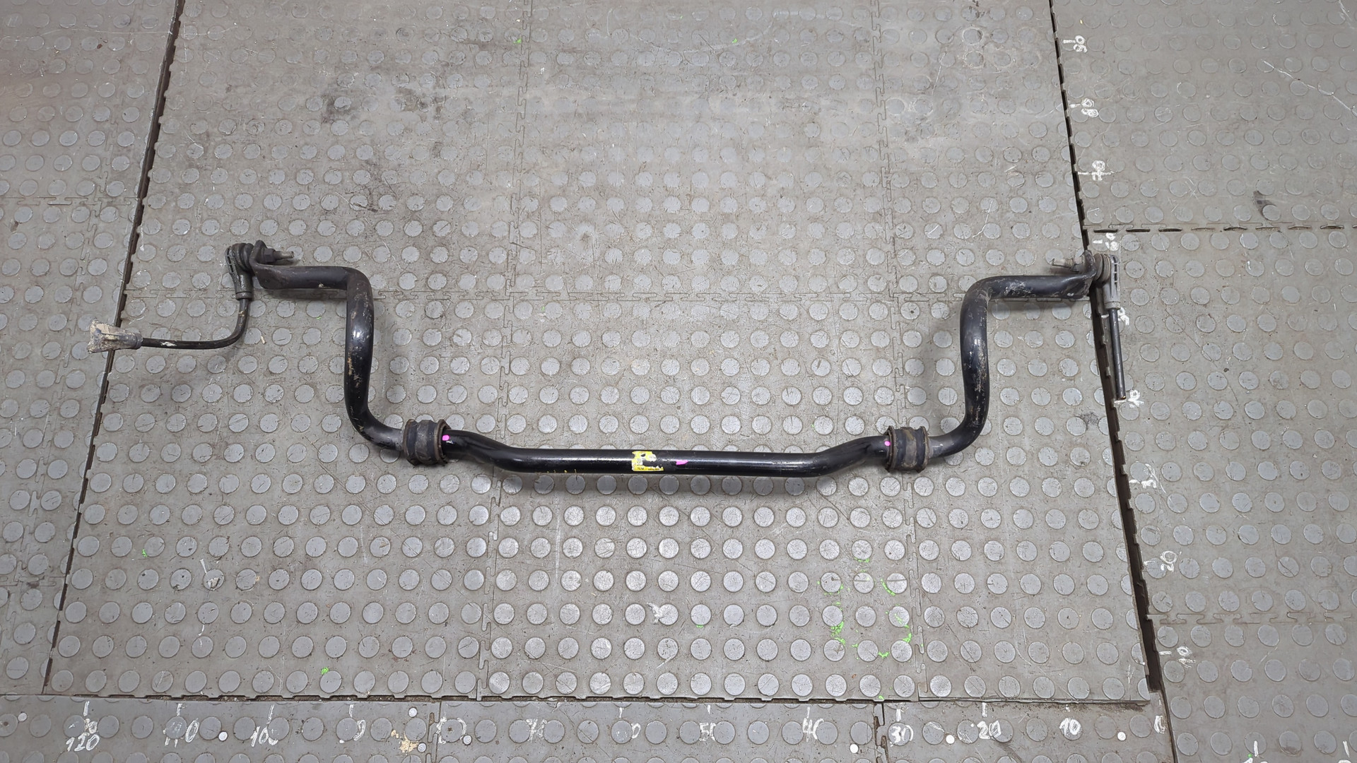 Стабилизатор передний