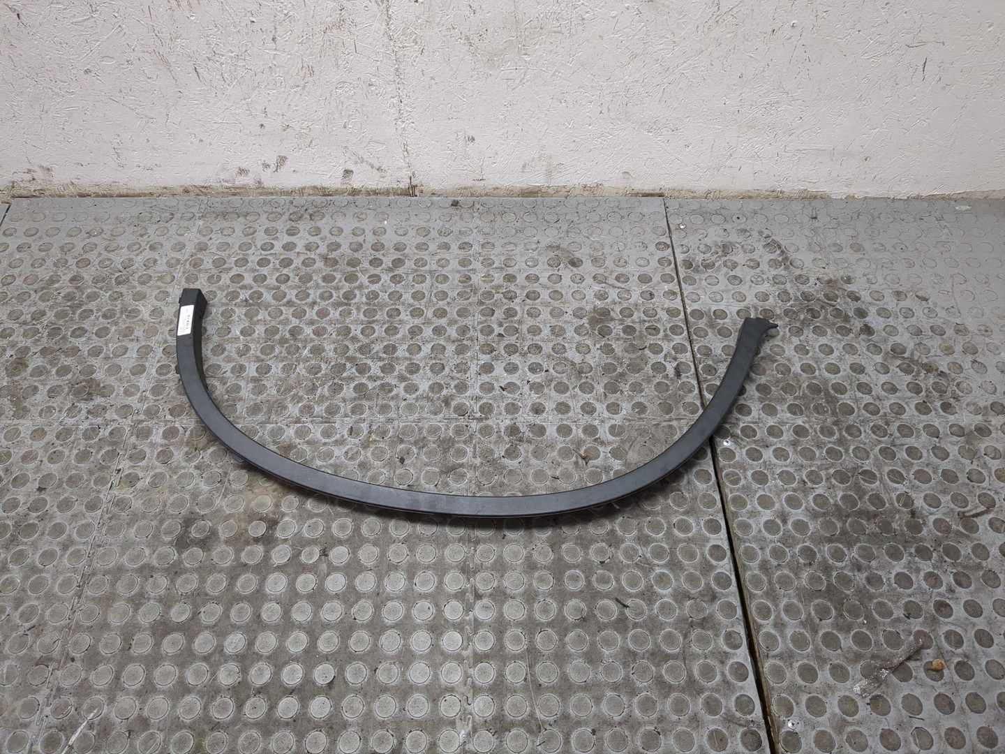 Накладка заднего крыла левого