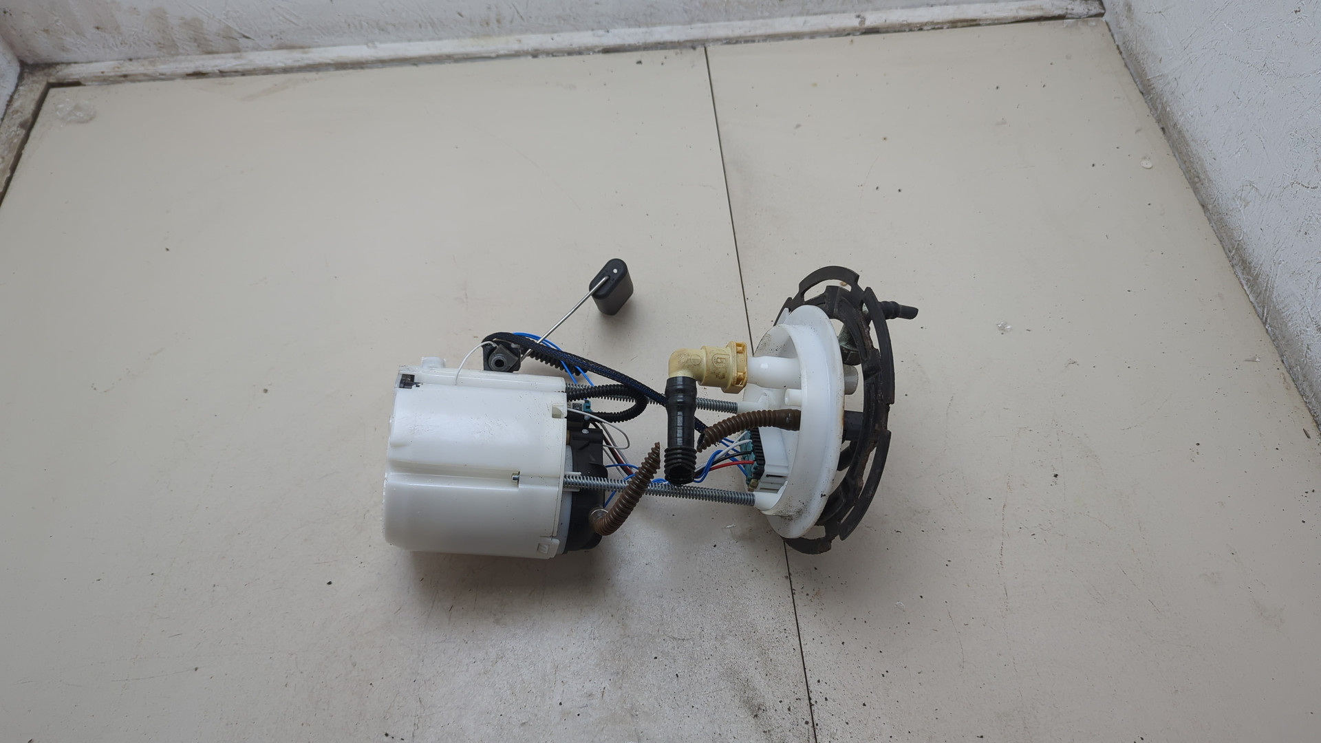 Насос топливный электрический