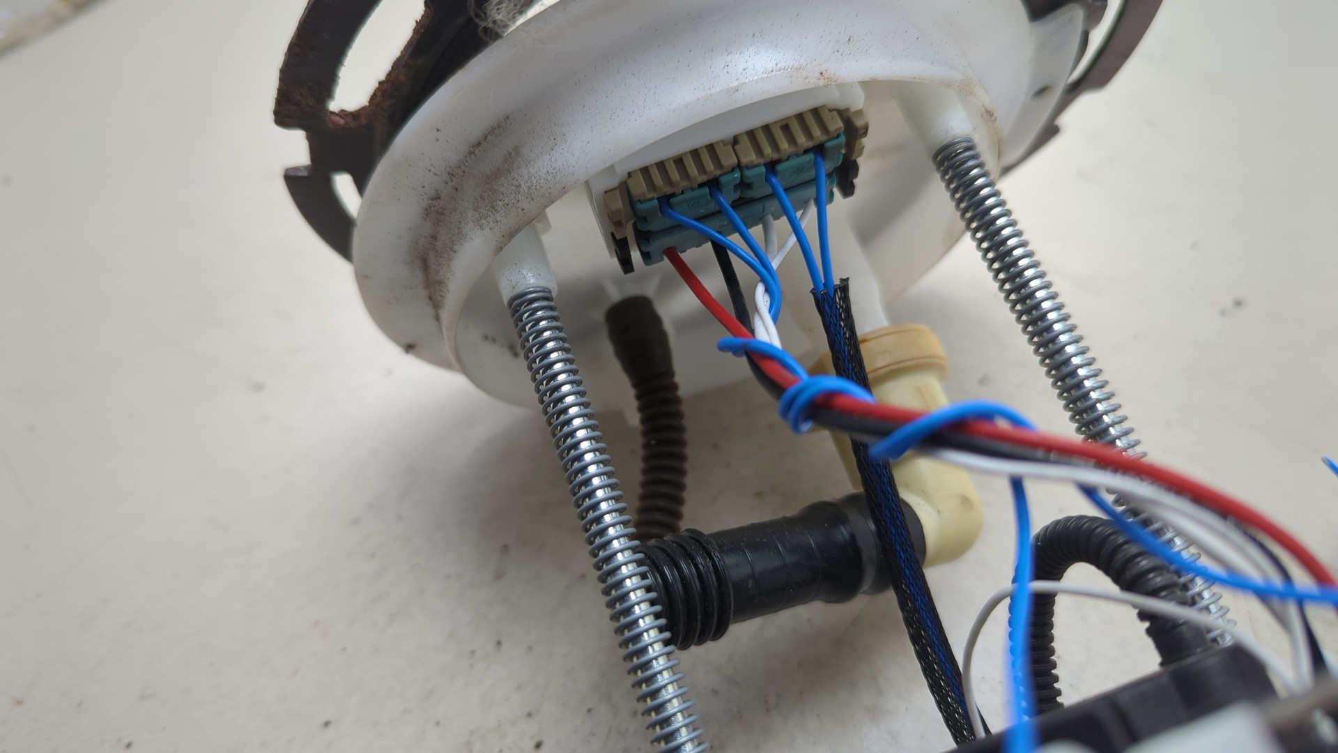 Насос топливный электрический