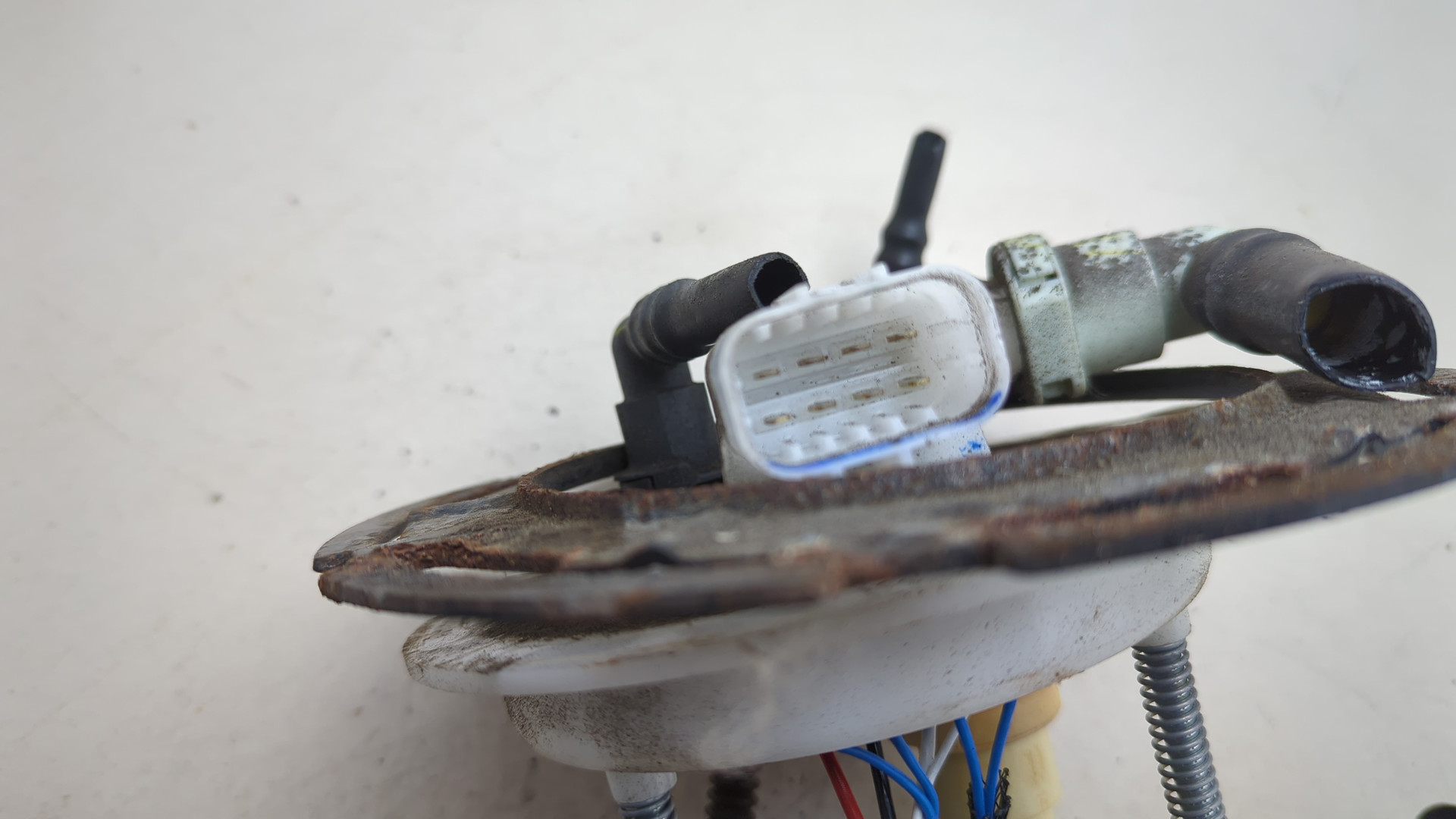 Насос топливный электрический