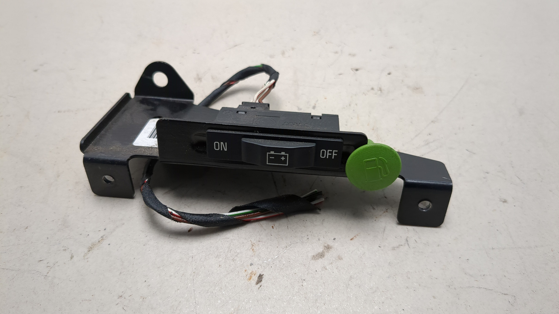 Выключатель массы