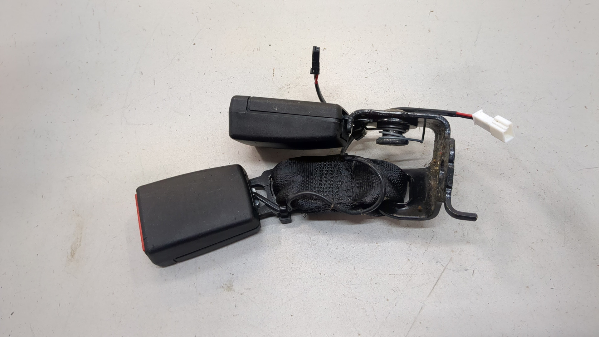 Ответная часть ремня безопасности