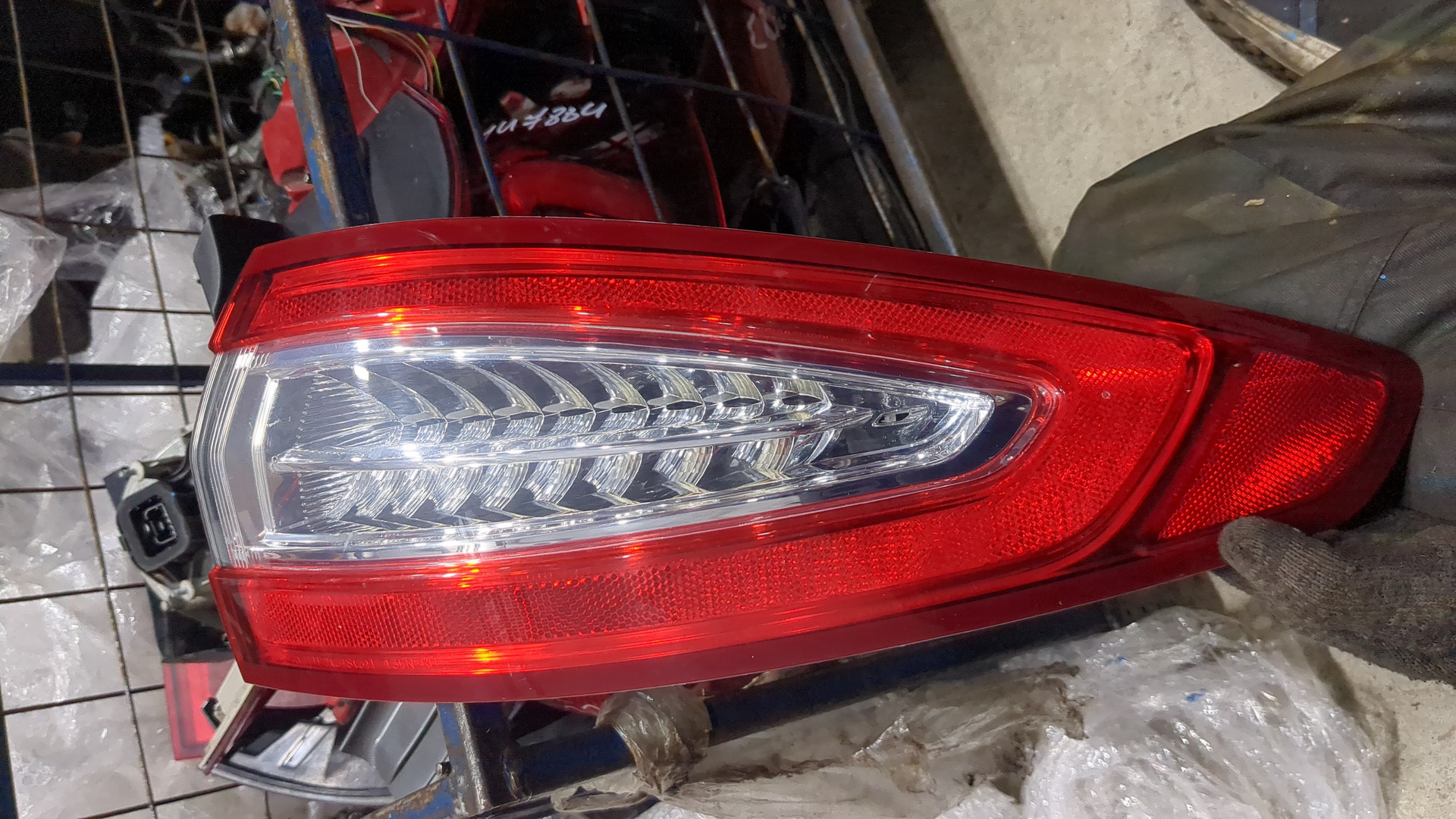 Фонарь задний правый