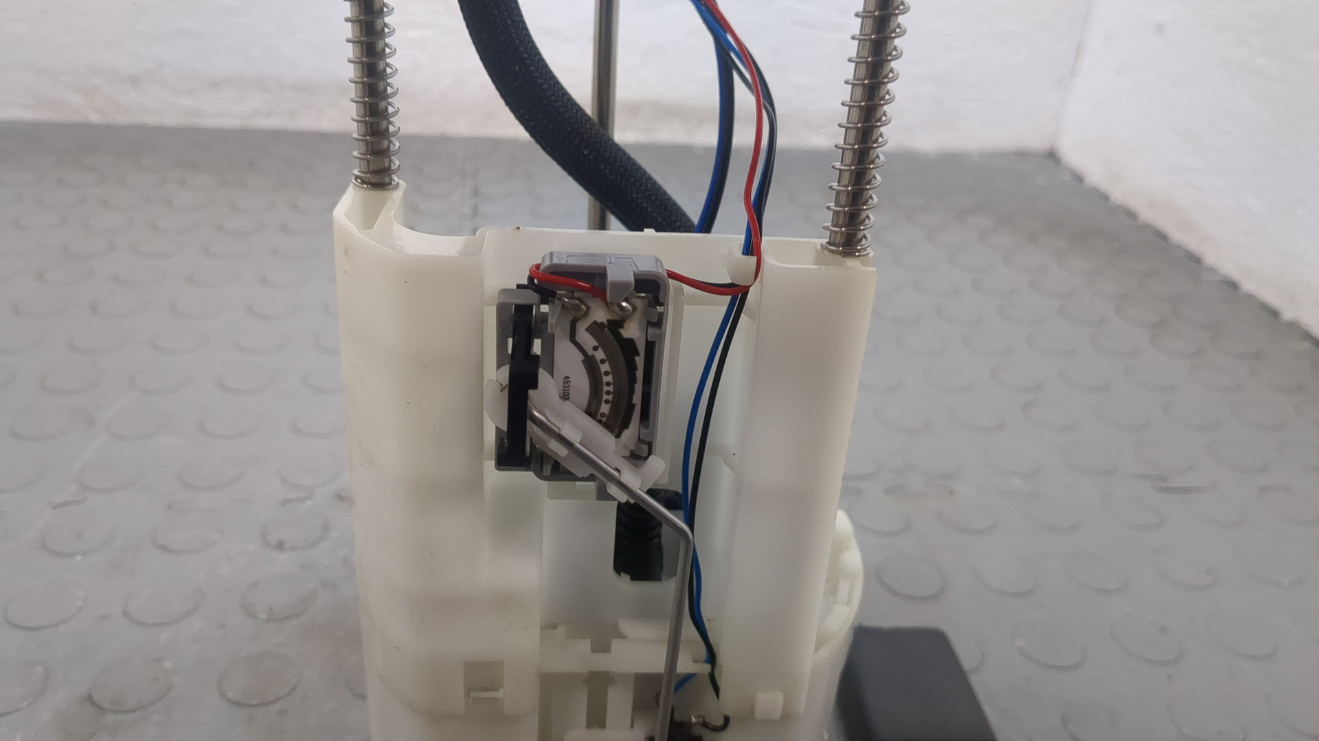 Насос топливный электрический