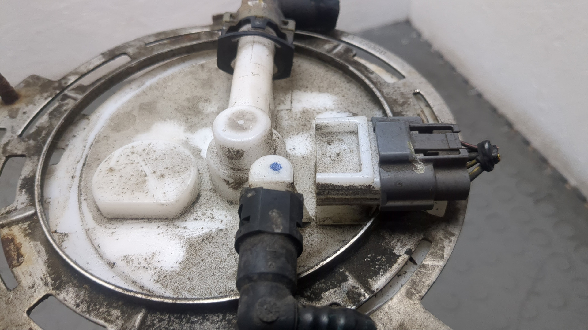 Насос топливный электрический