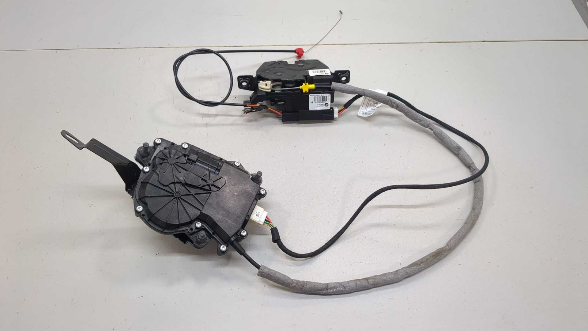 Замок багажника