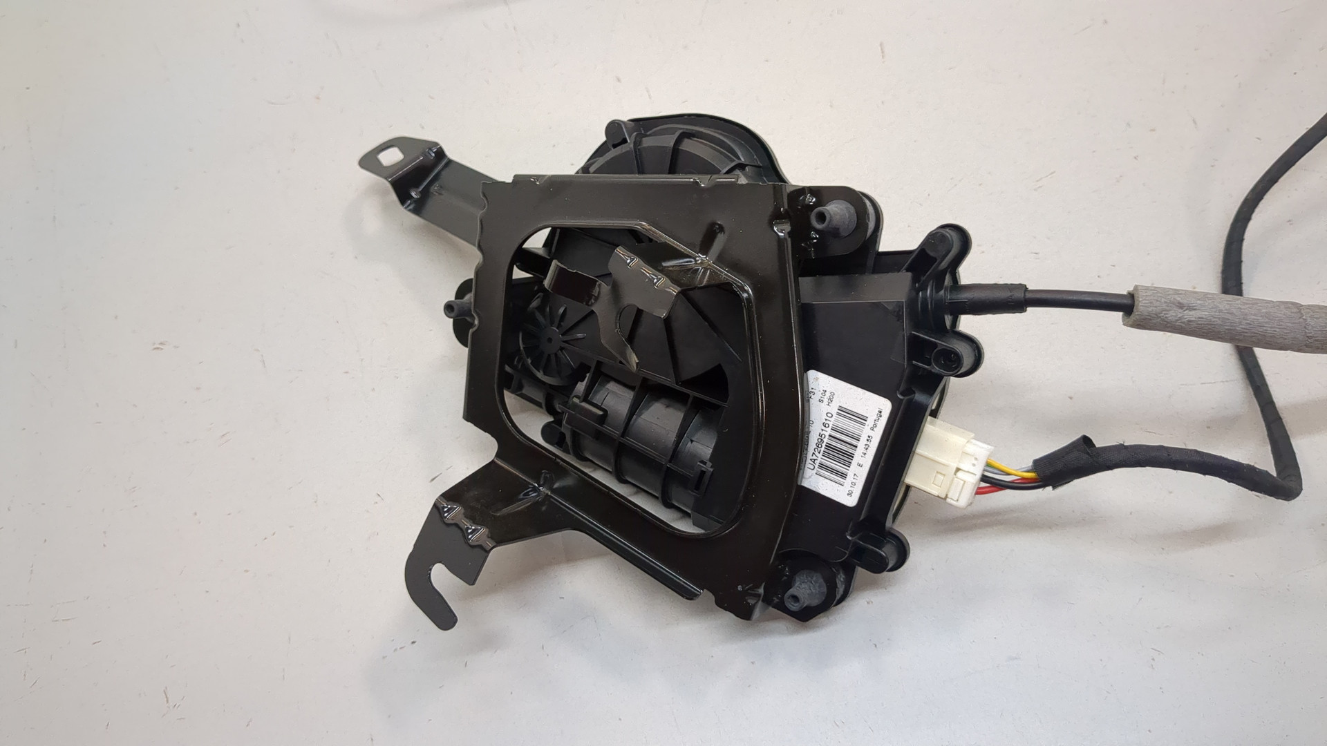 Замок багажника