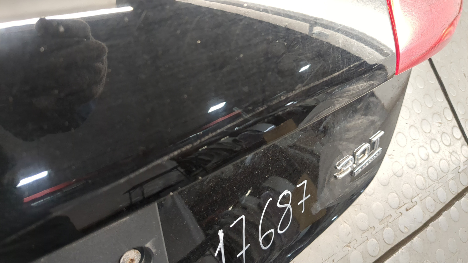 Дверь багажника