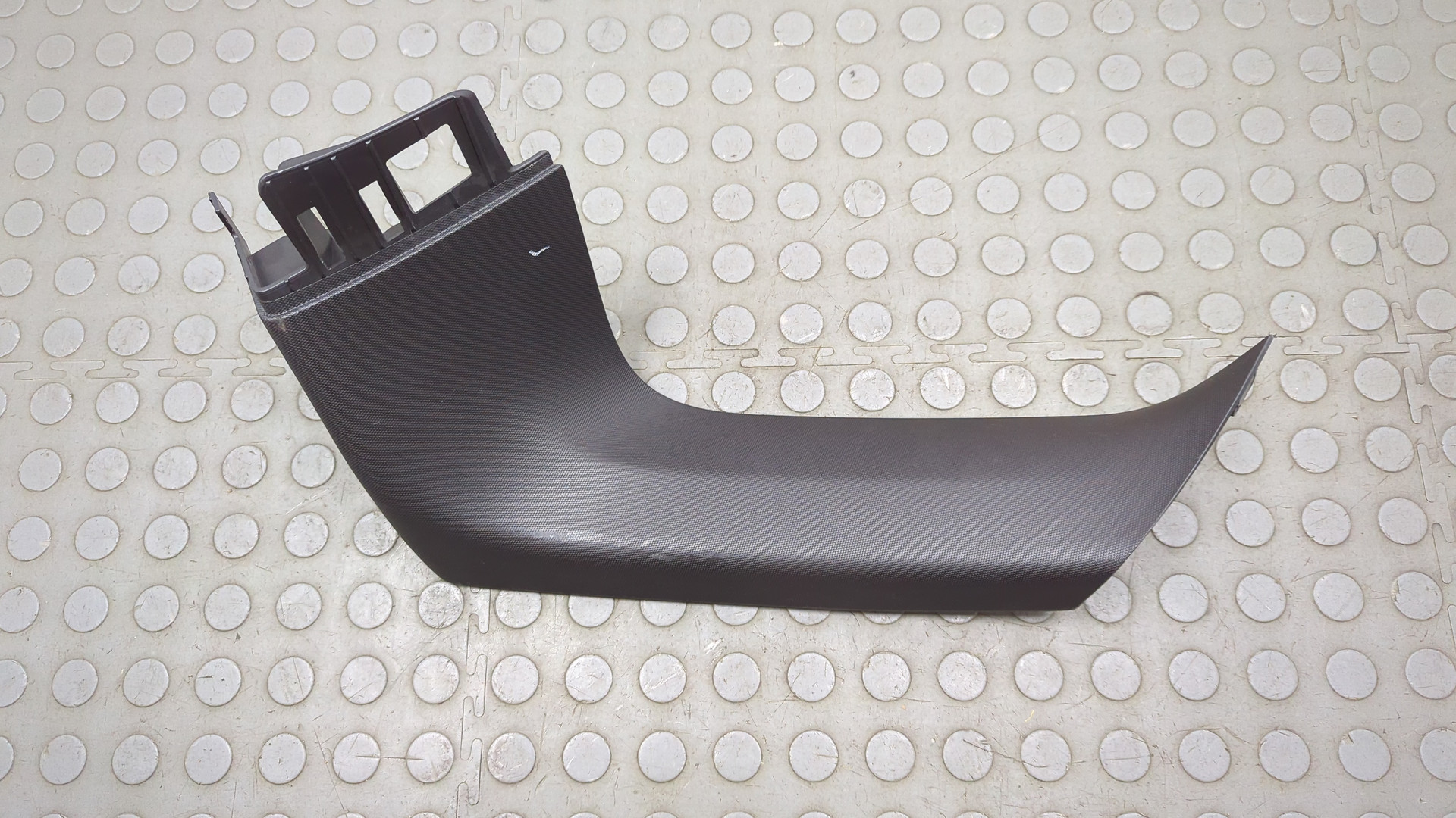 Обшивка багажника