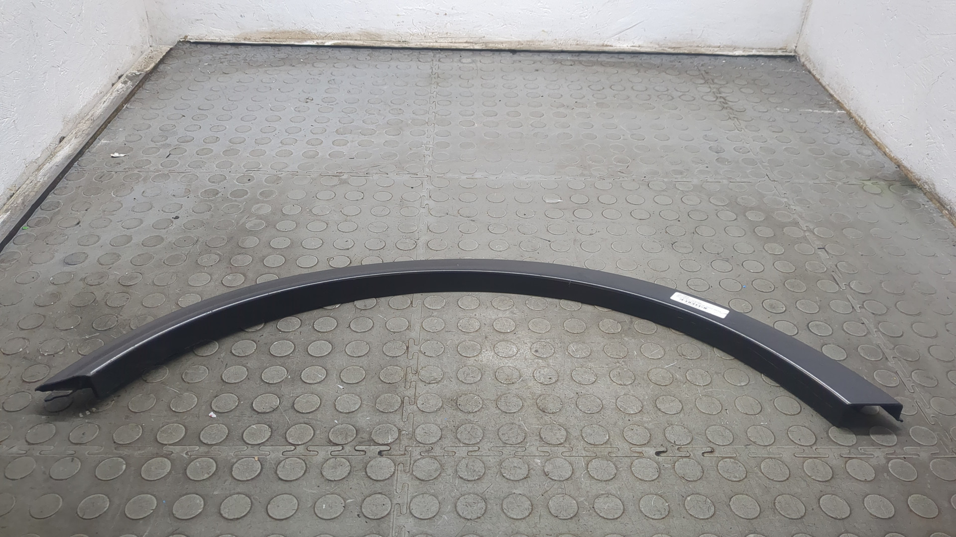 Накладка переднего крыла правого