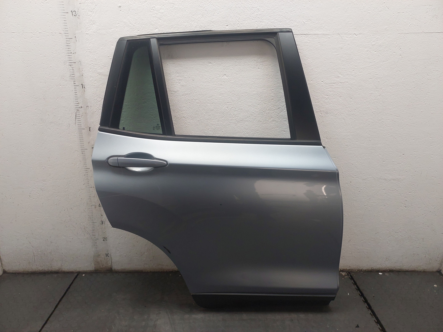 Дверь задняя правая