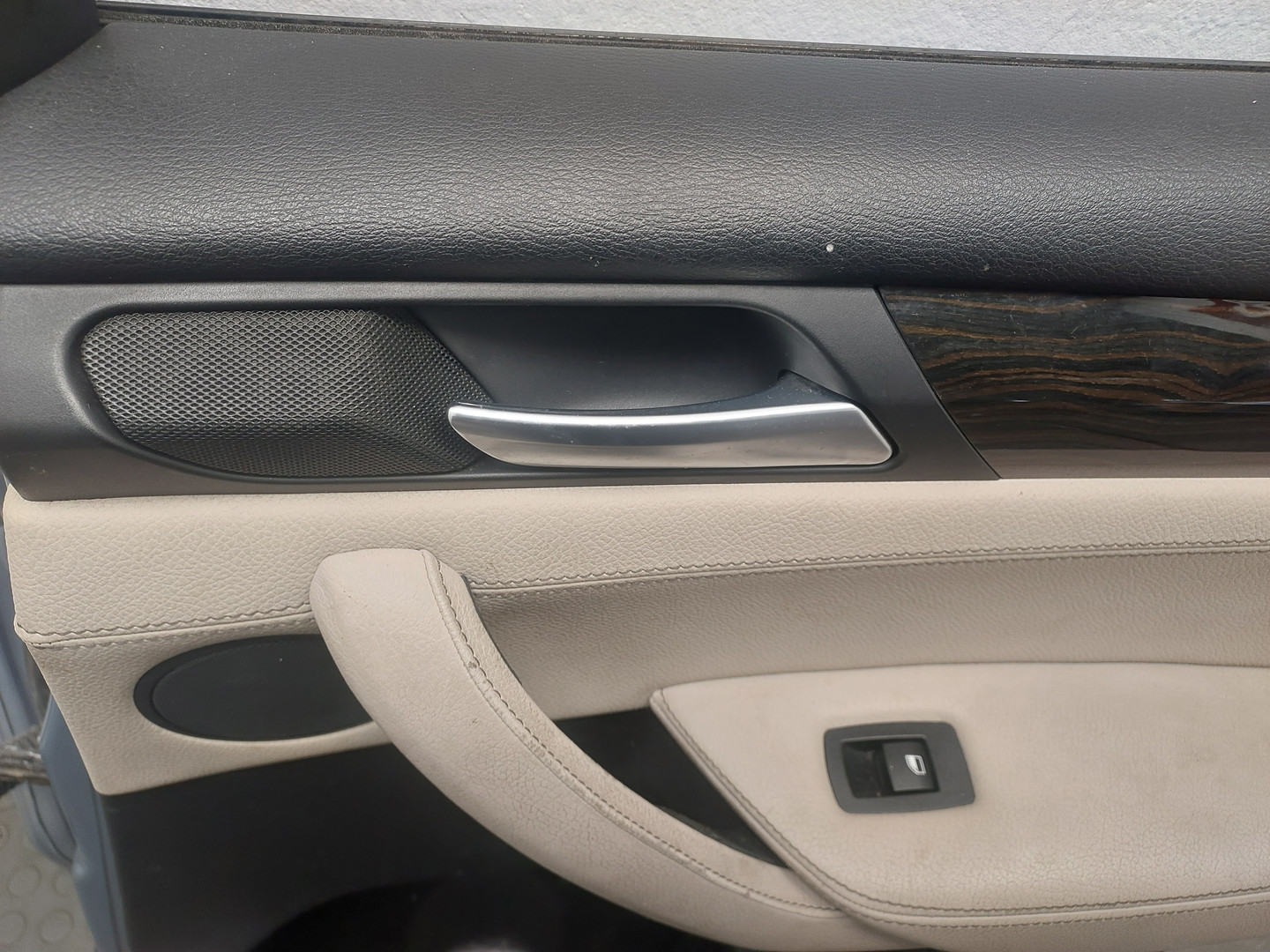 Дверь задняя правая