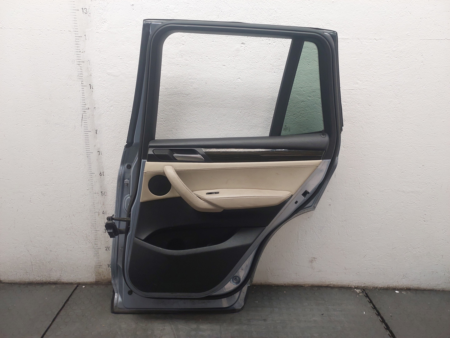 Дверь задняя правая