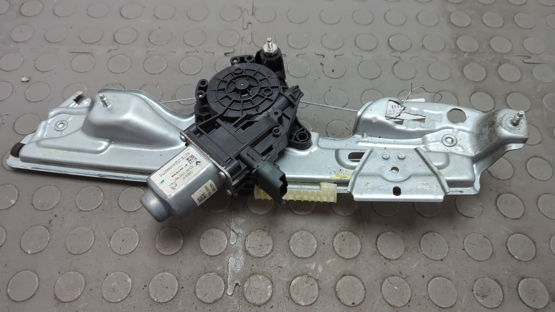 Стеклоподъемник электр. задний левый