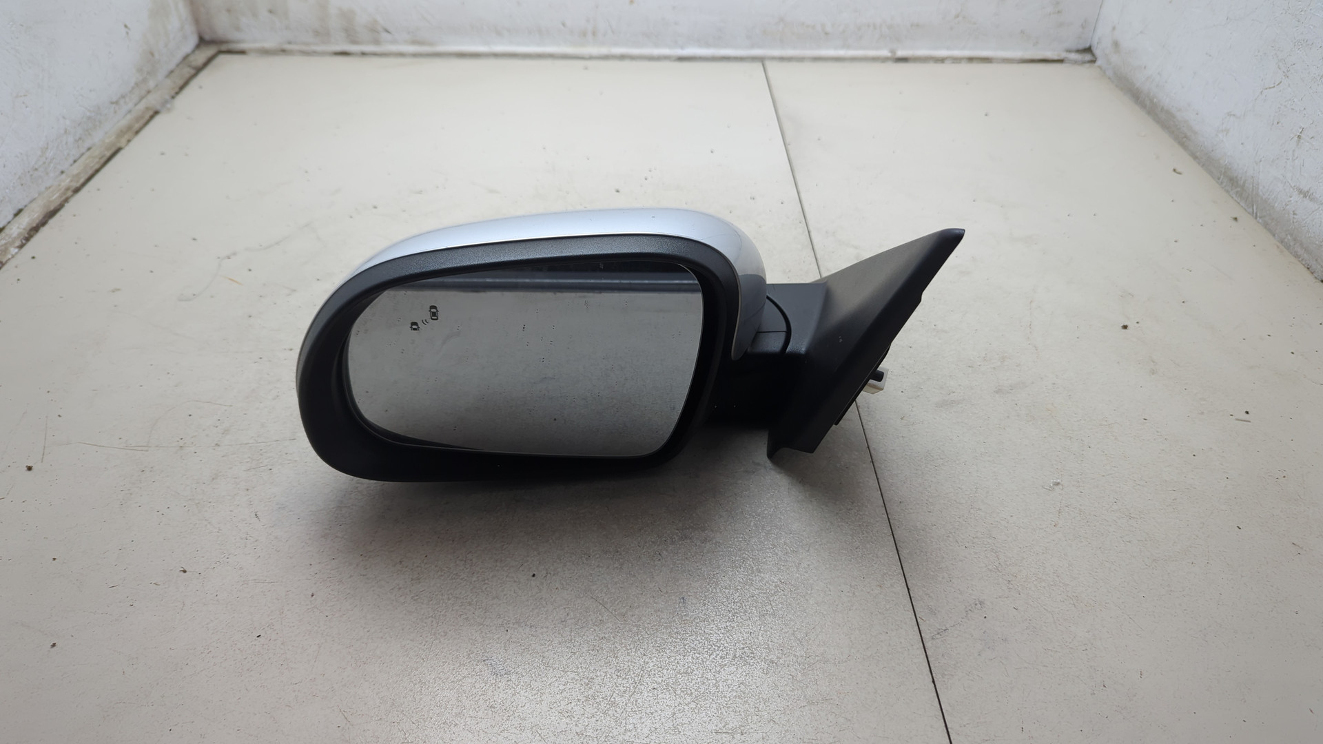 Зеркало левое электрическое