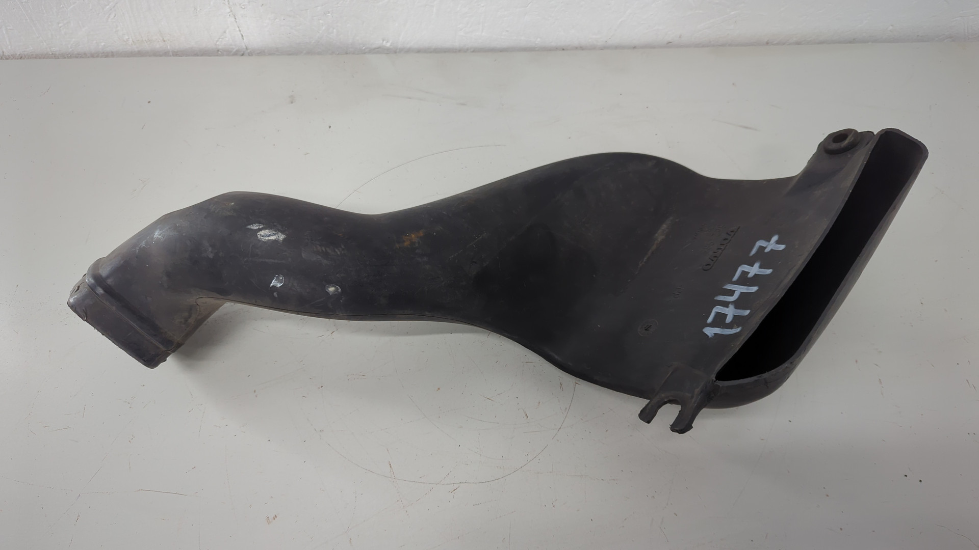 Патрубок воздушного фильтра