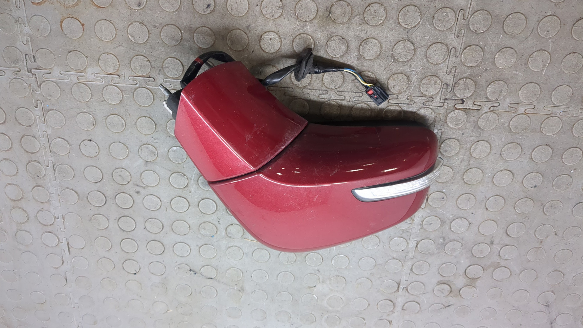 Зеркало правое электрическое