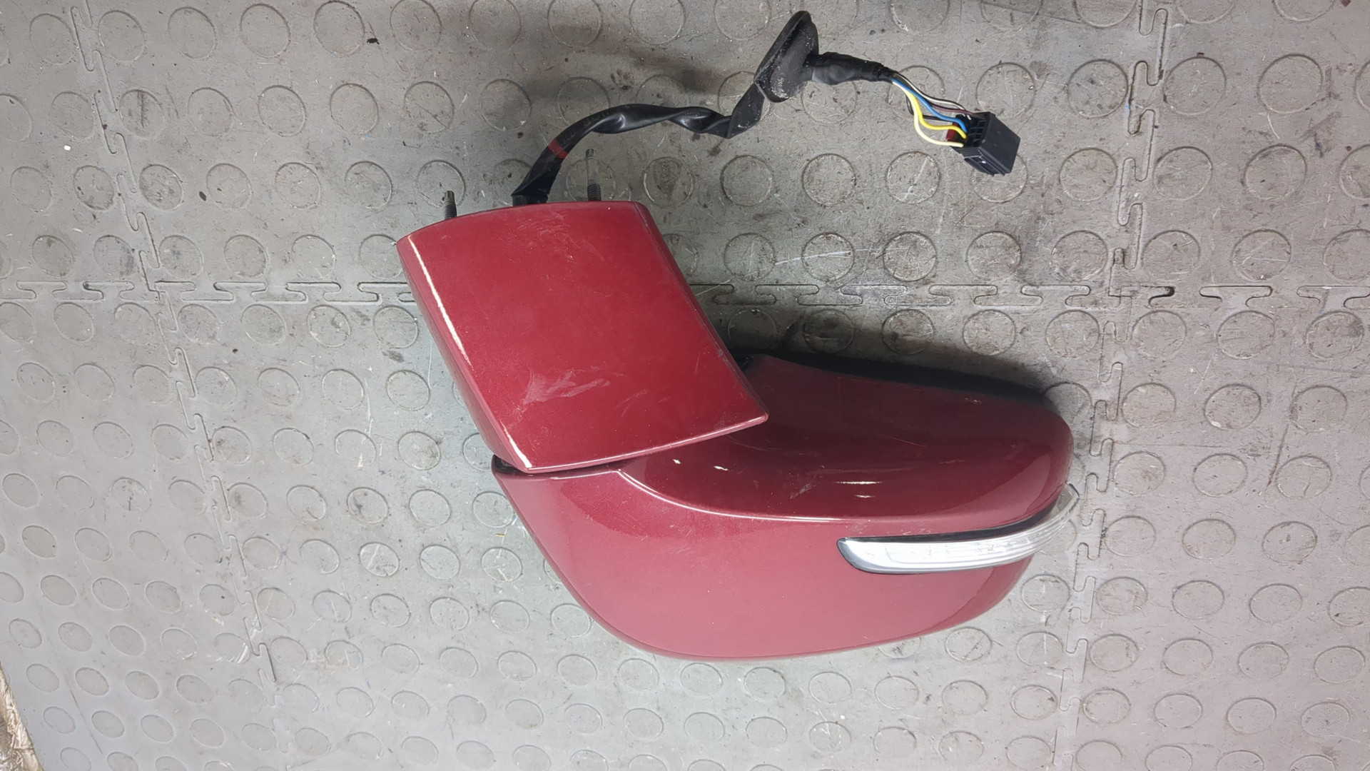 Зеркало правое электрическое