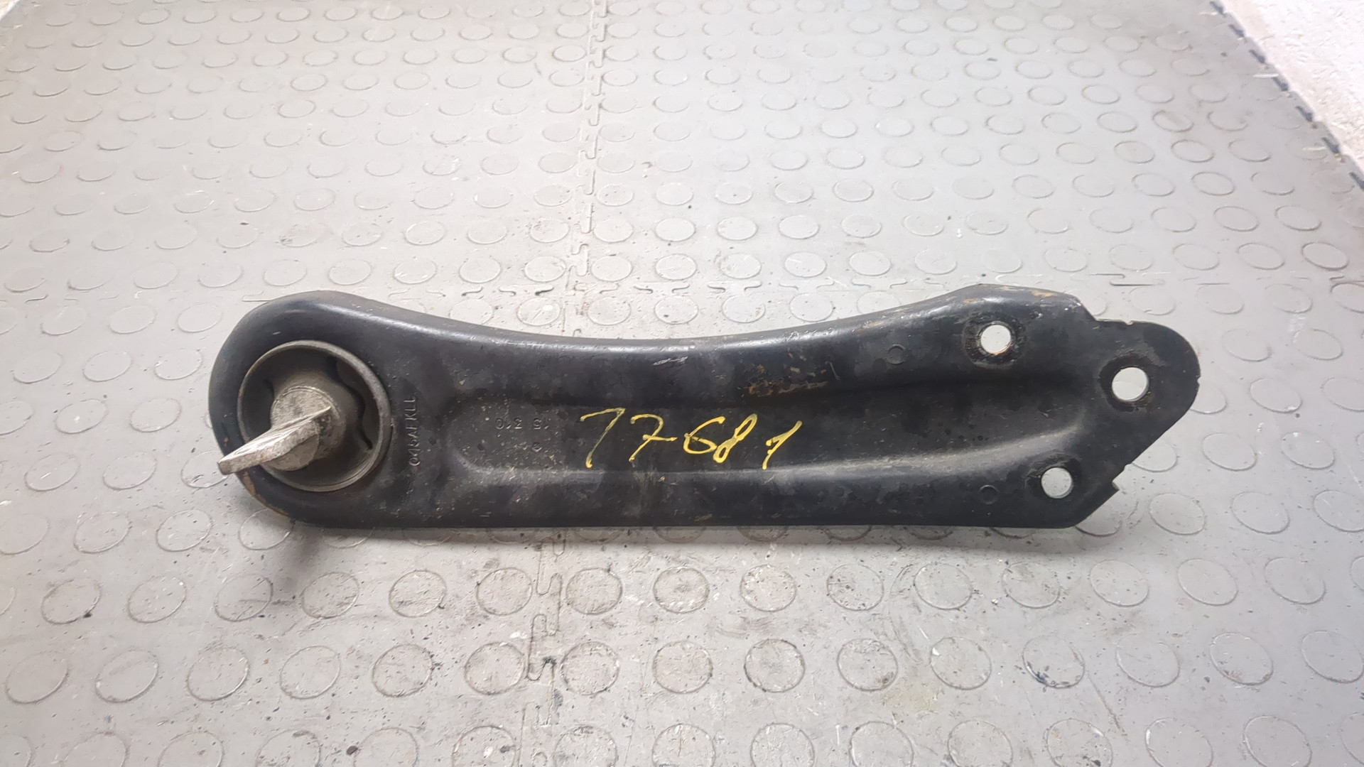 Рычаг задний левый