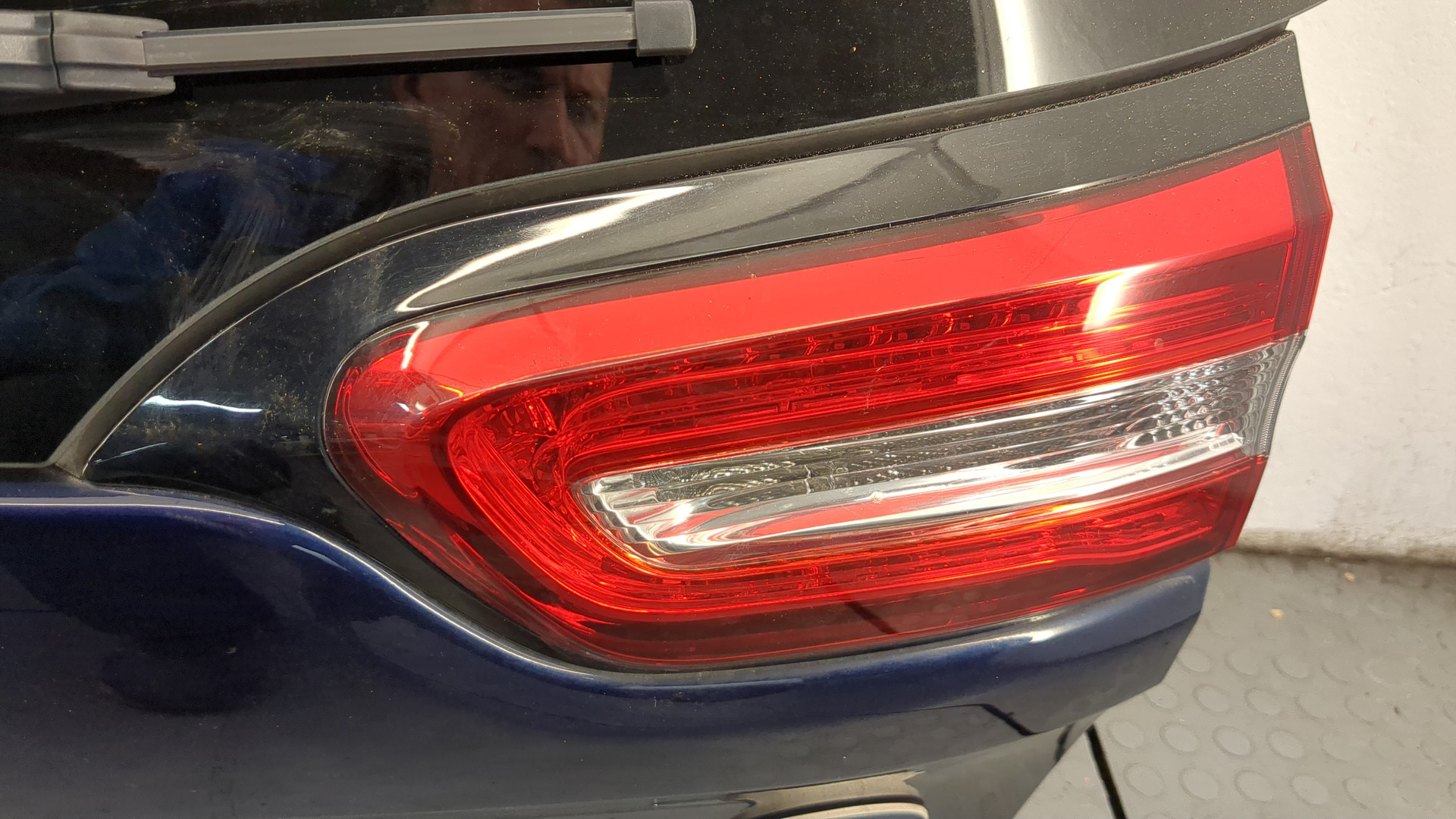 Дверь багажника