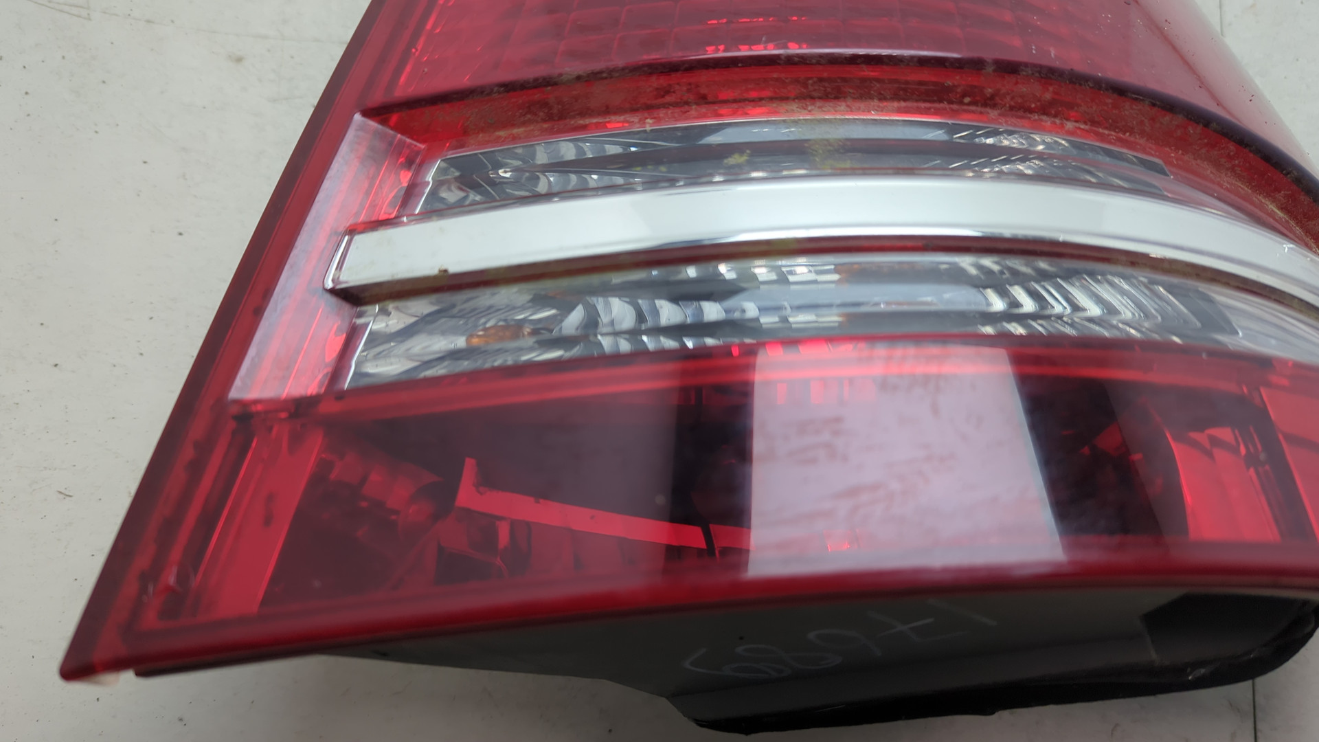 Фонарь задний правый