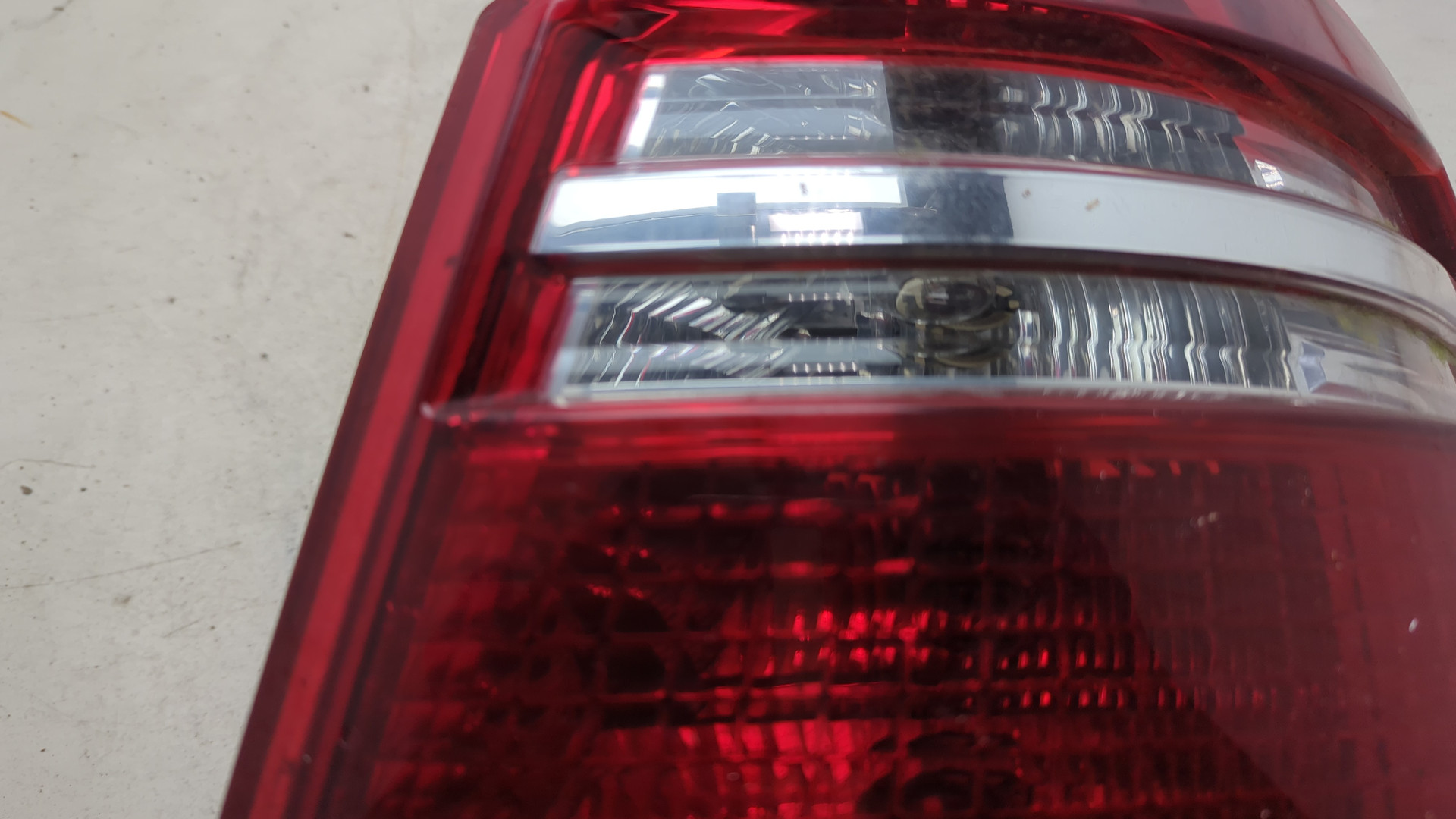 Фонарь задний правый