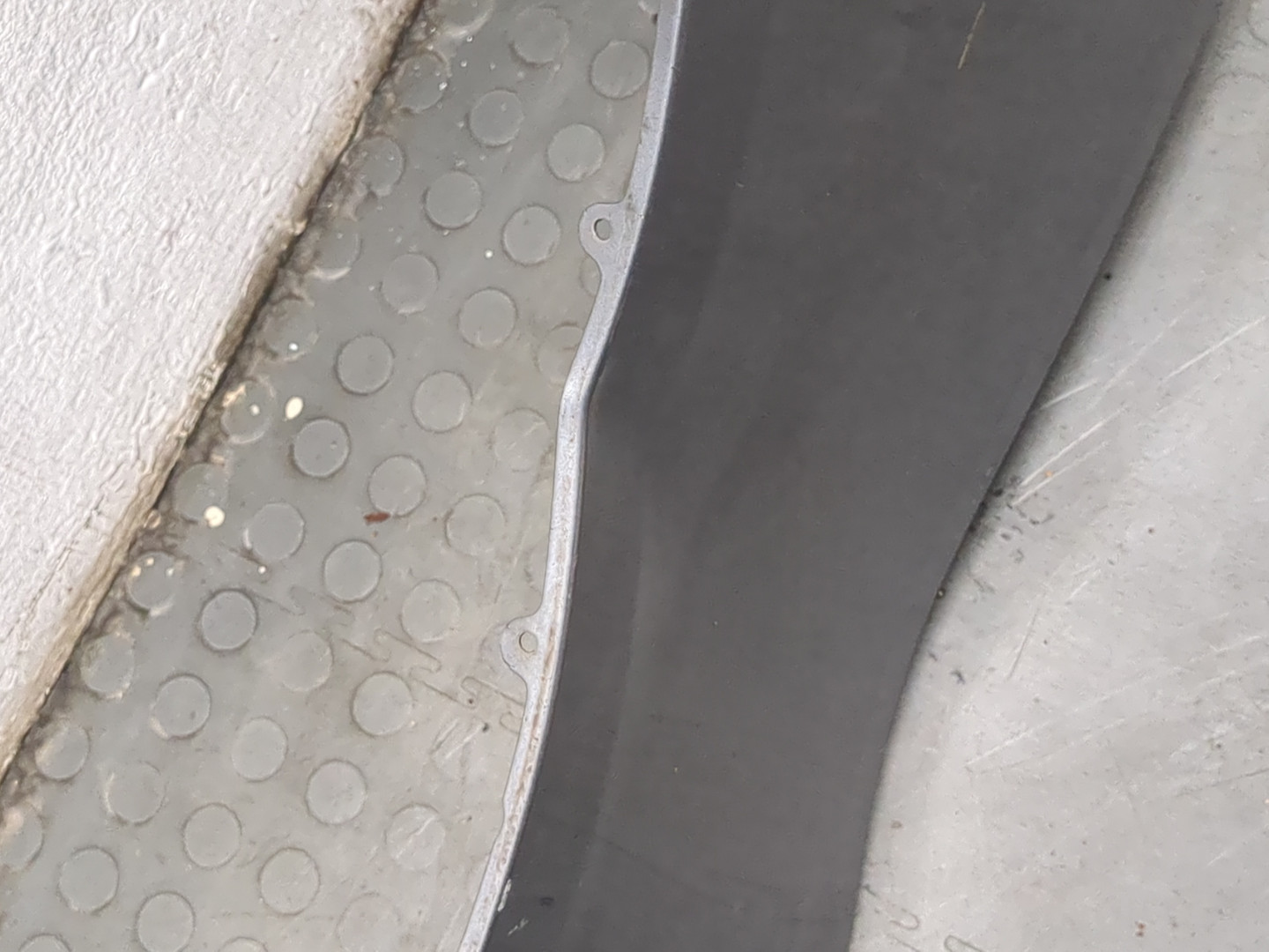 Крыло переднее левое