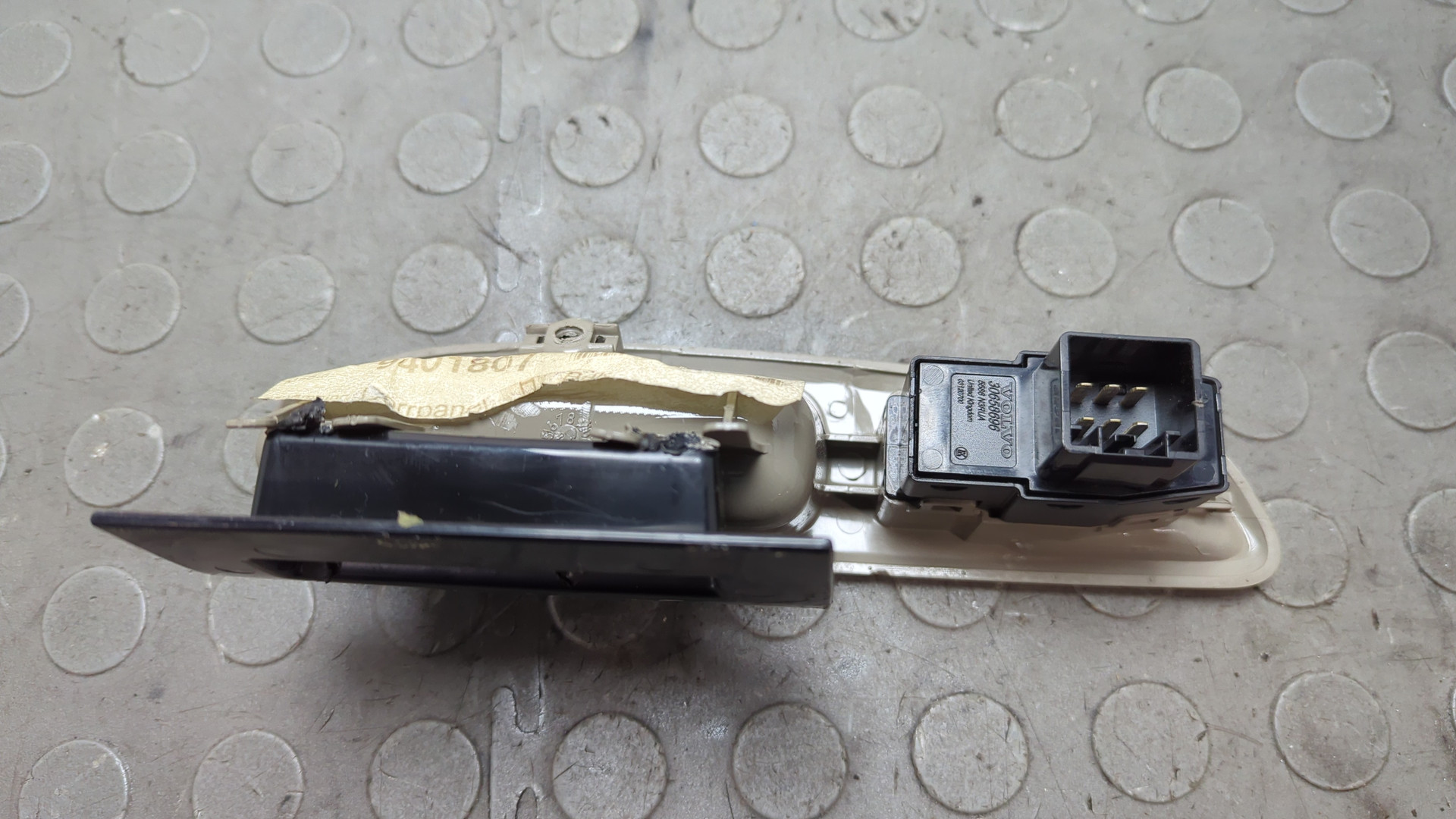 Кнопка стеклоподъемника