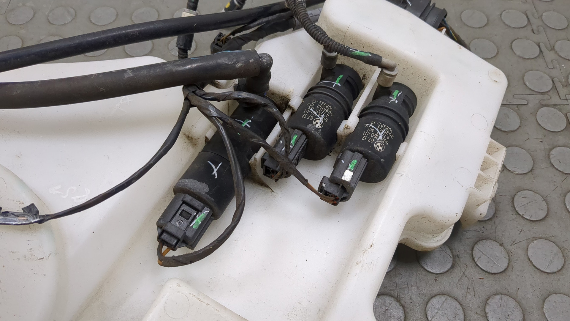 Бачок омывателя лобового стекла