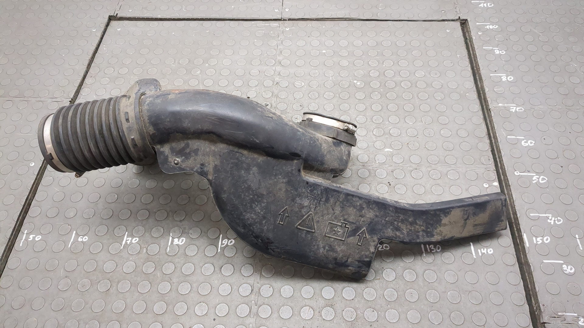 Патрубок воздушного фильтра