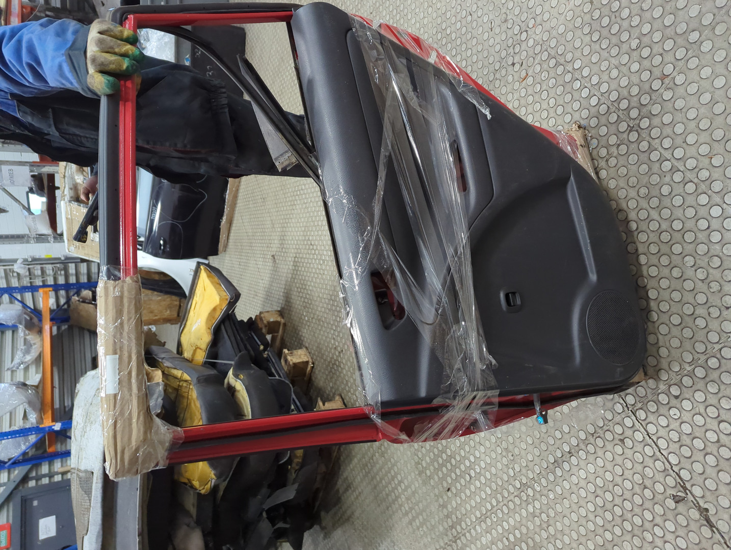 Дверь задняя правая