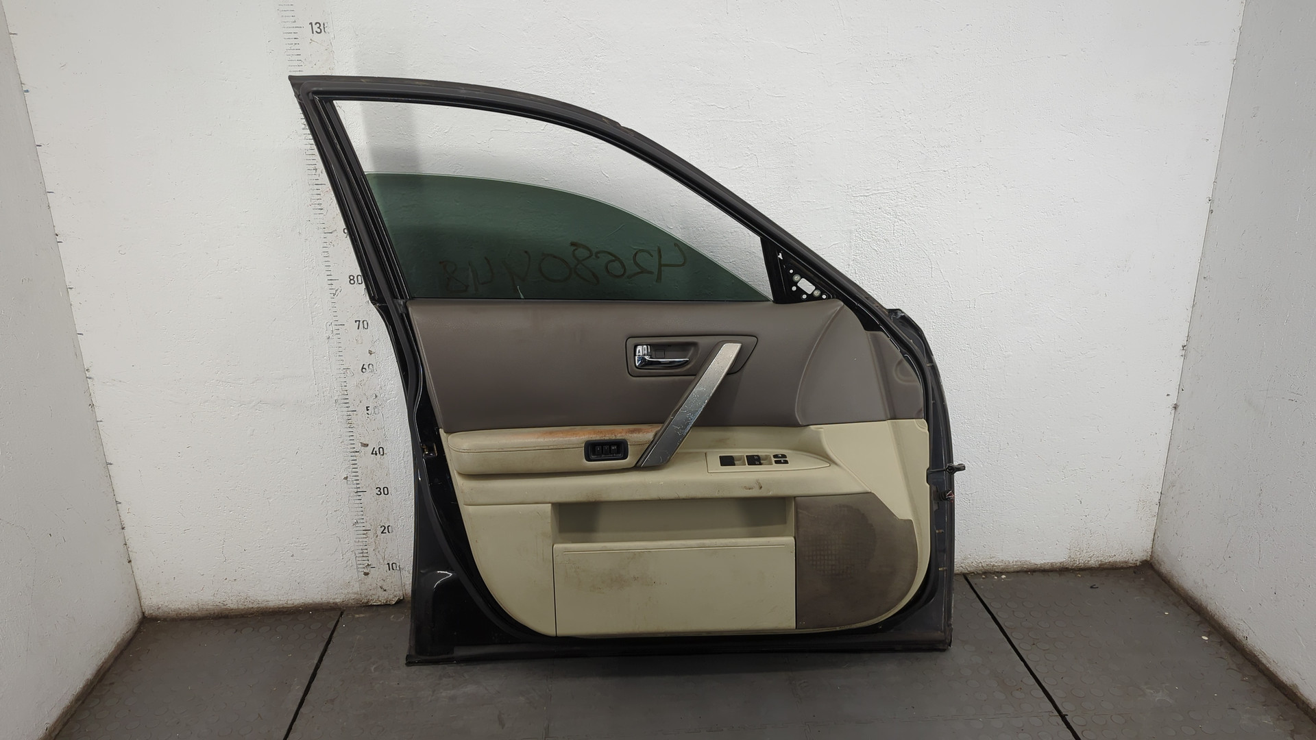 Дверь передняя левая