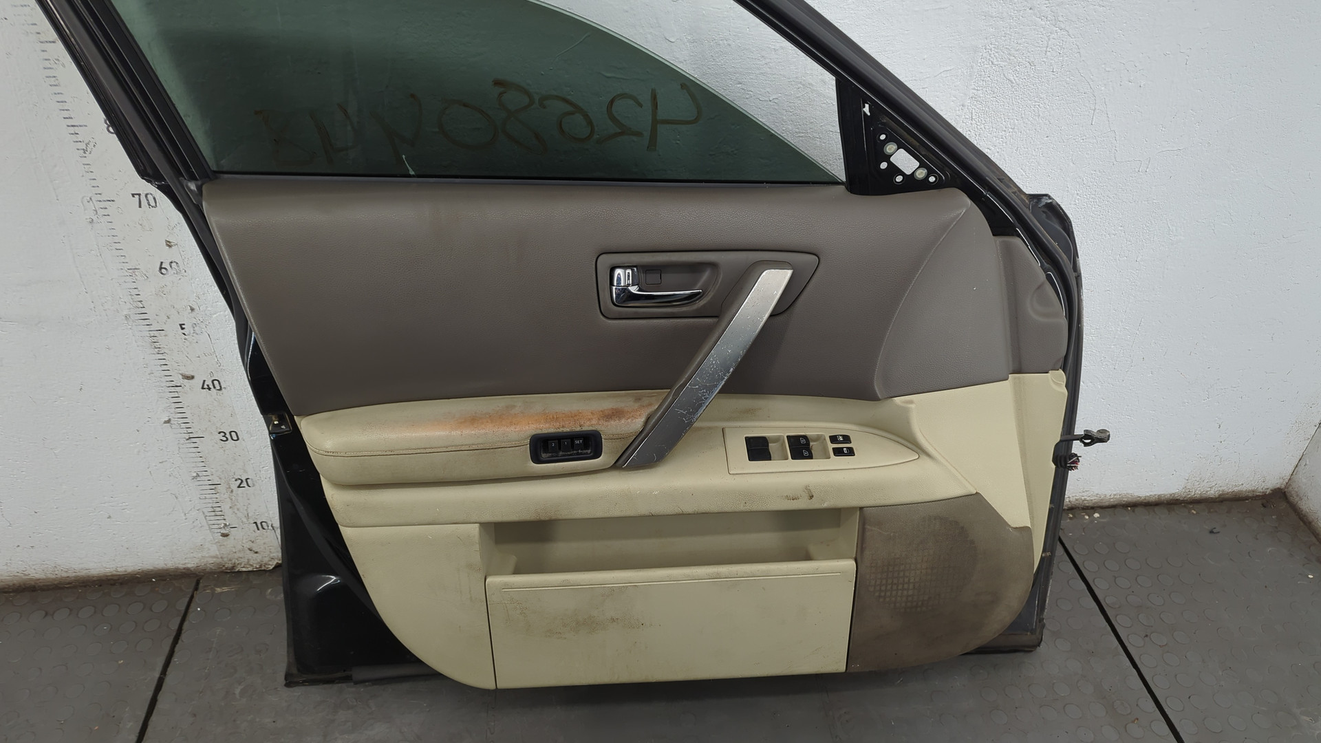 Дверь передняя левая