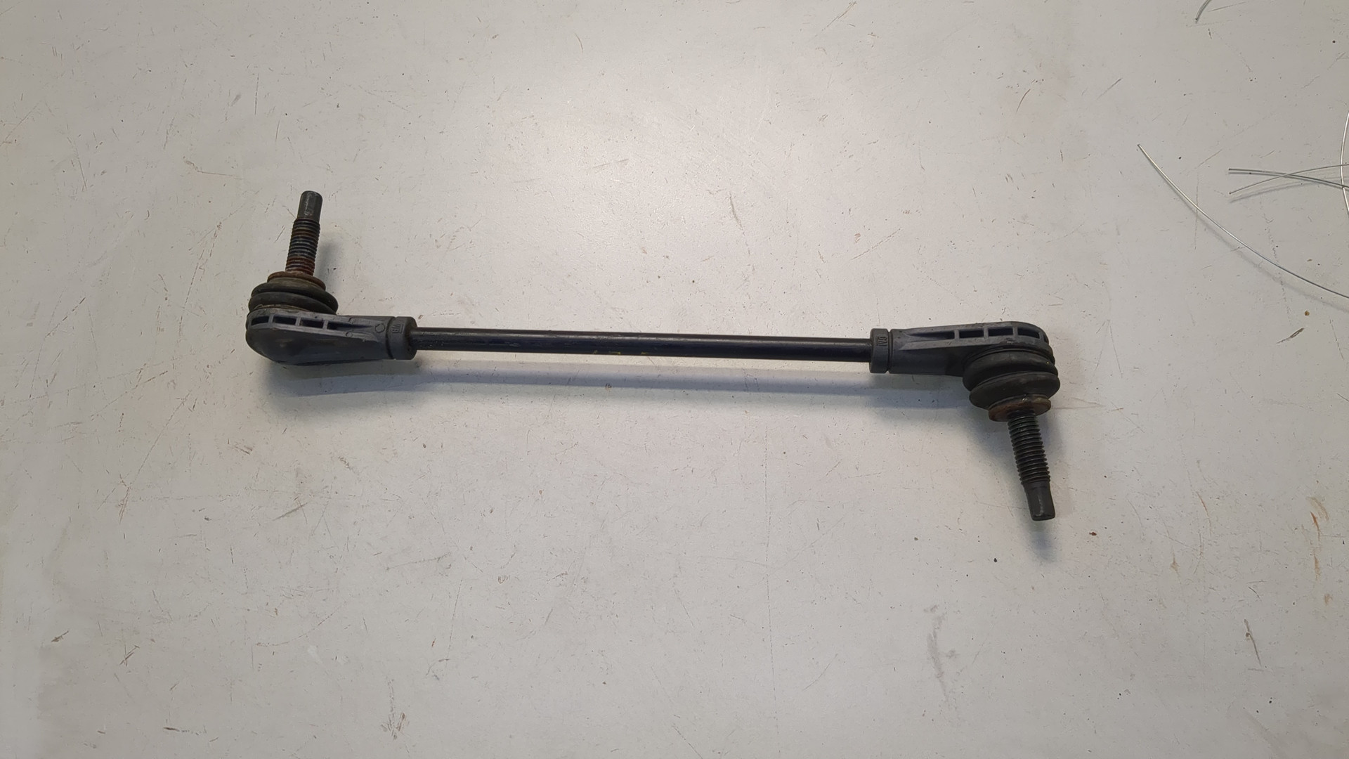 Рычаг передний