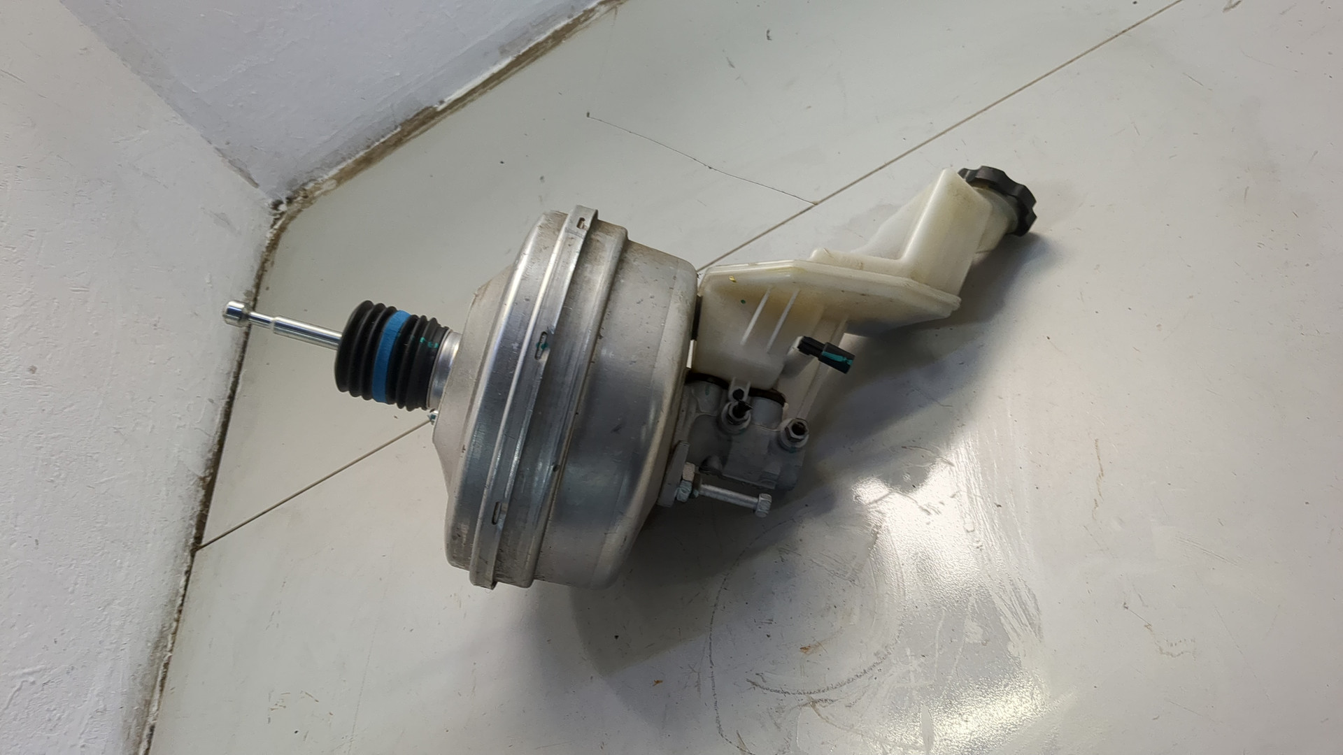 Цилиндр тормозной главный