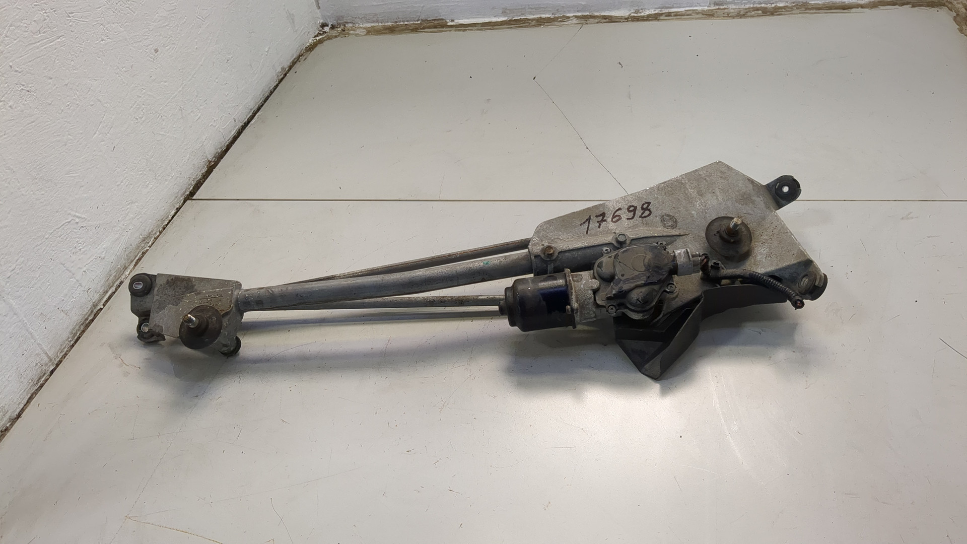 Трапеция стеклоочистителей