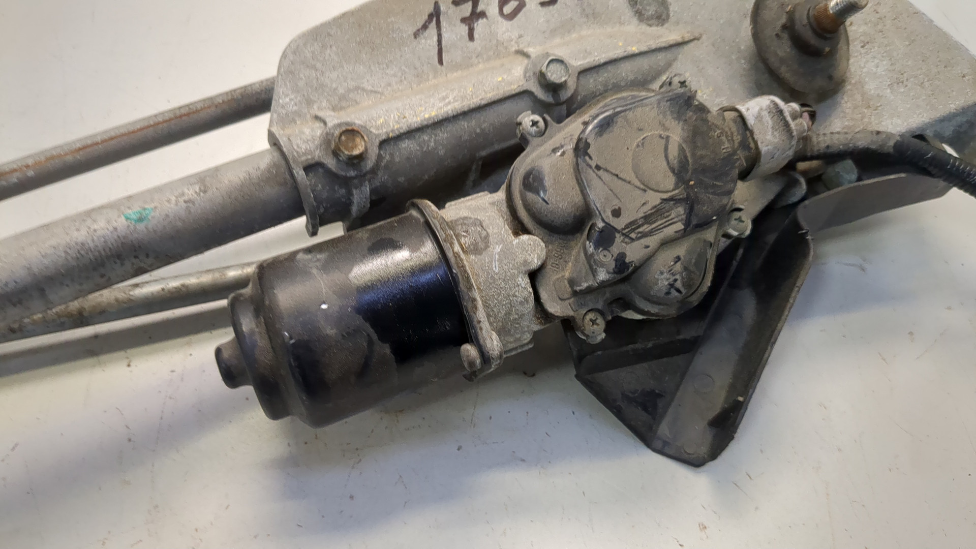 Трапеция стеклоочистителей