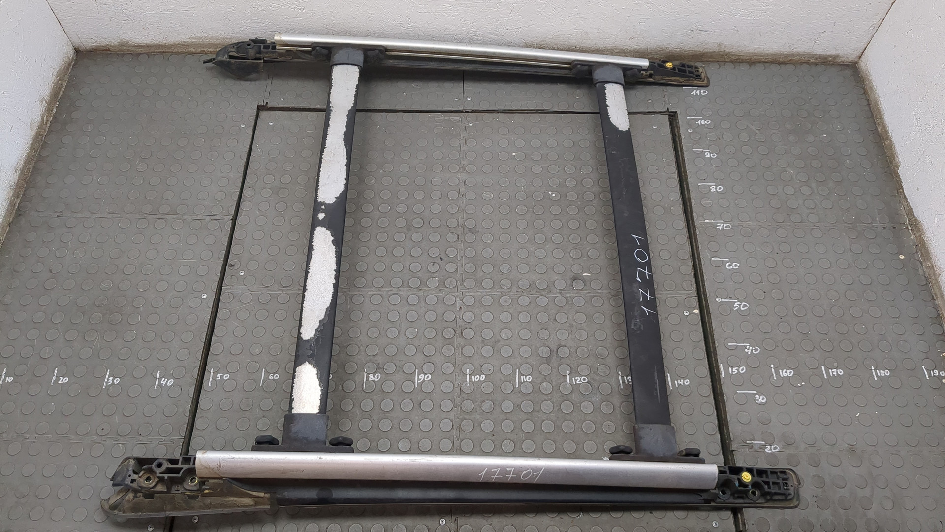 Рейлинги (релинг) к-кт (планки на крышу)