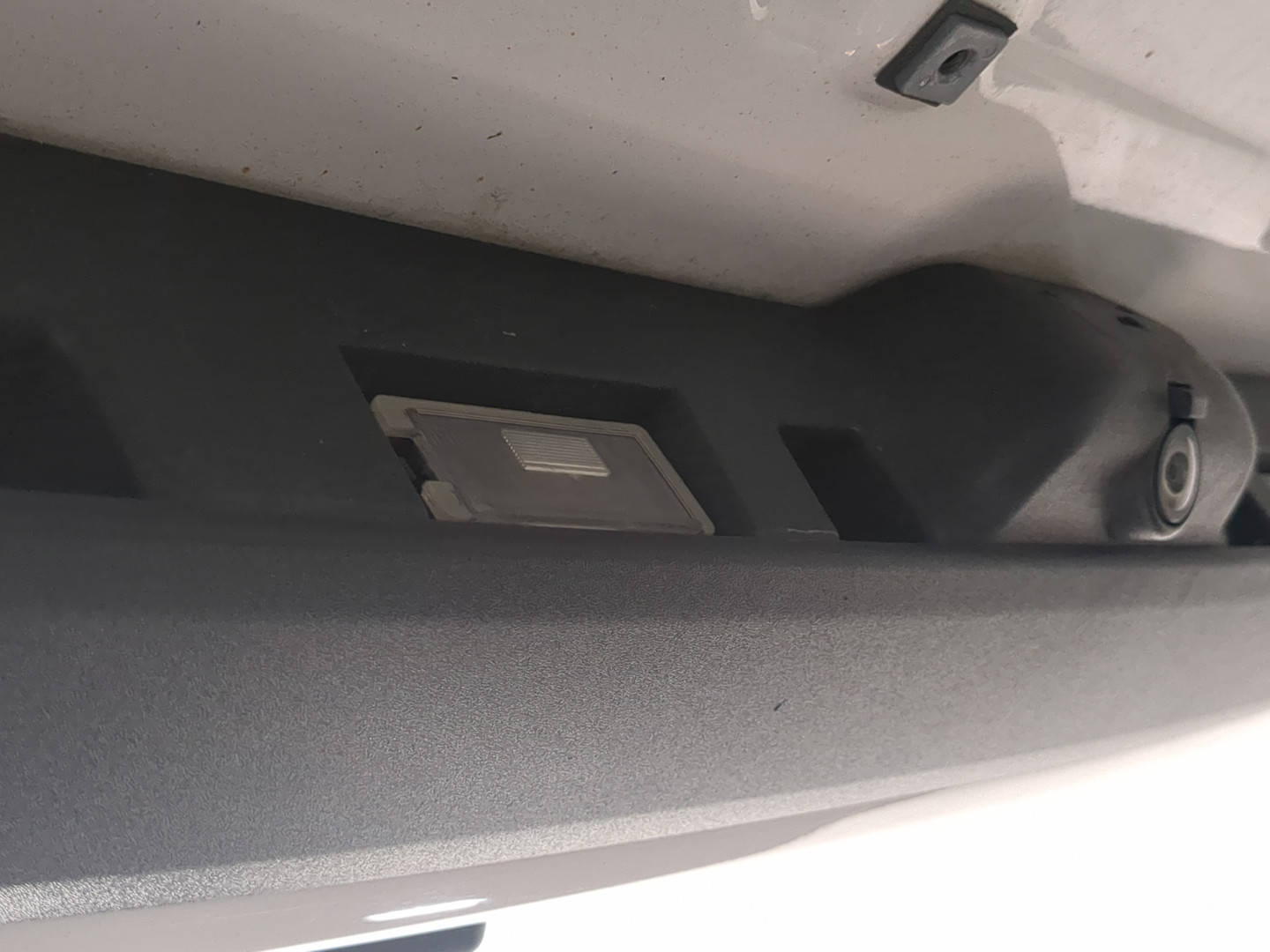 Дверь багажника