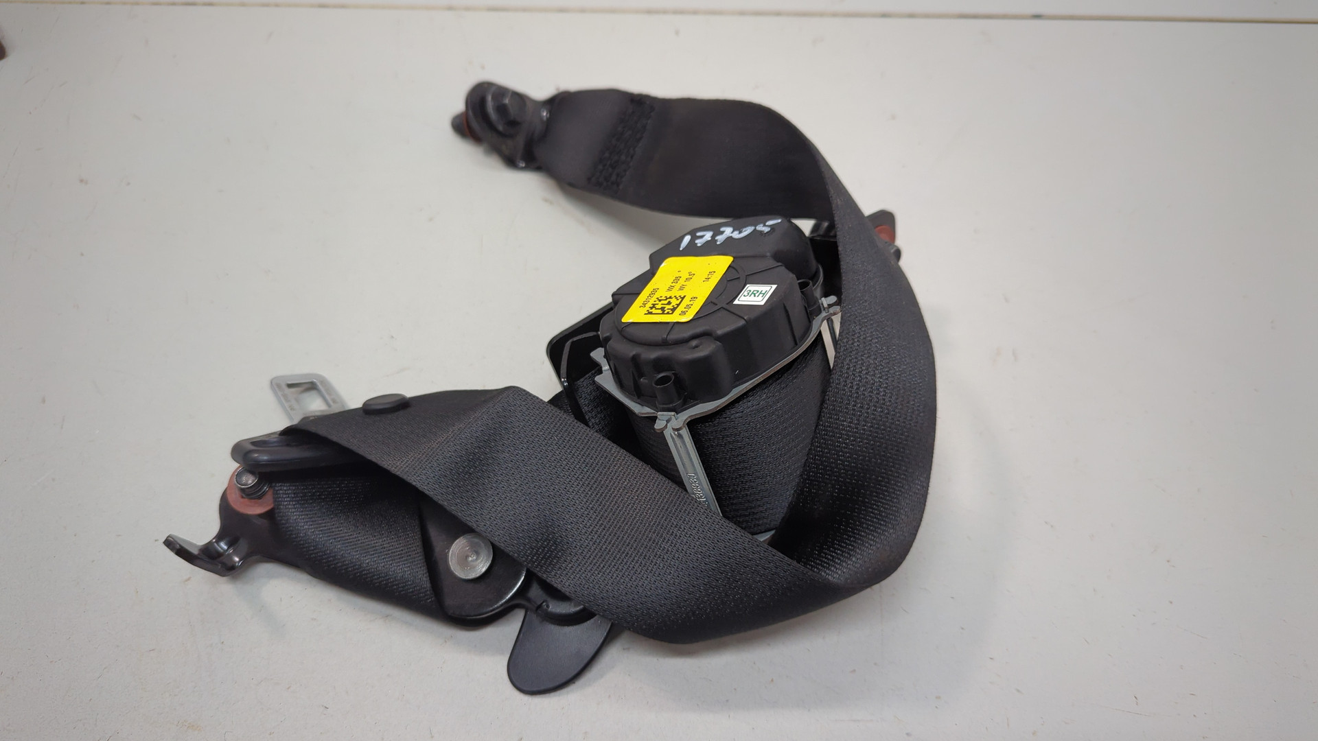 Ремень безопасности