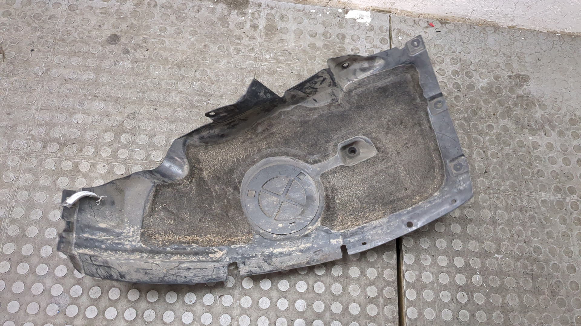 Локер передний левый