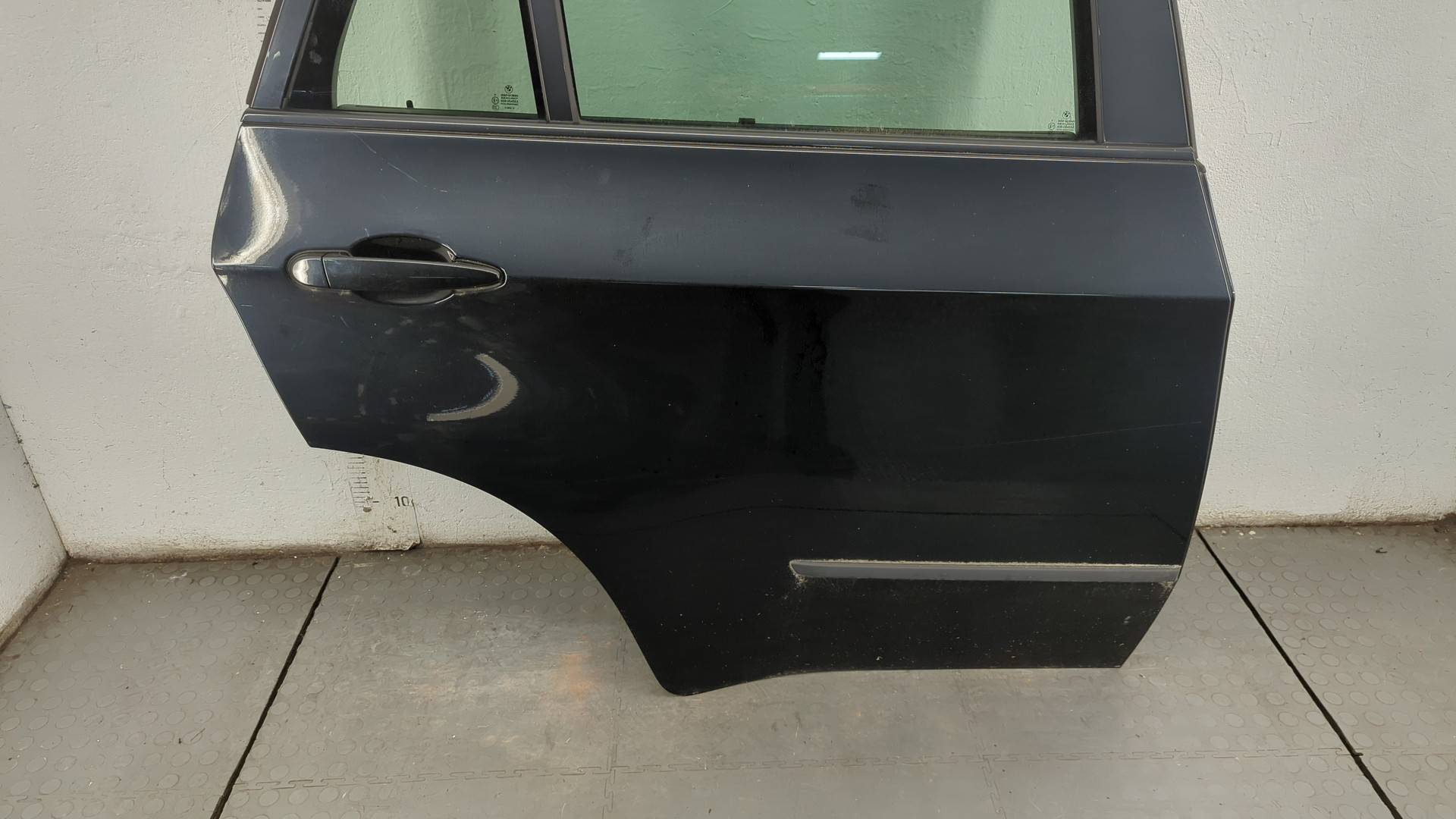 Дверь задняя правая