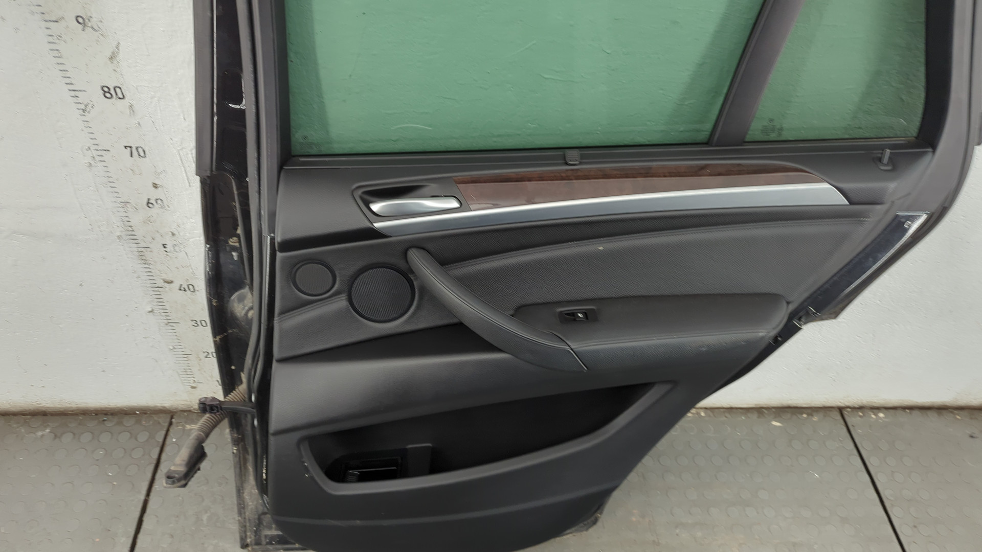 Дверь задняя правая